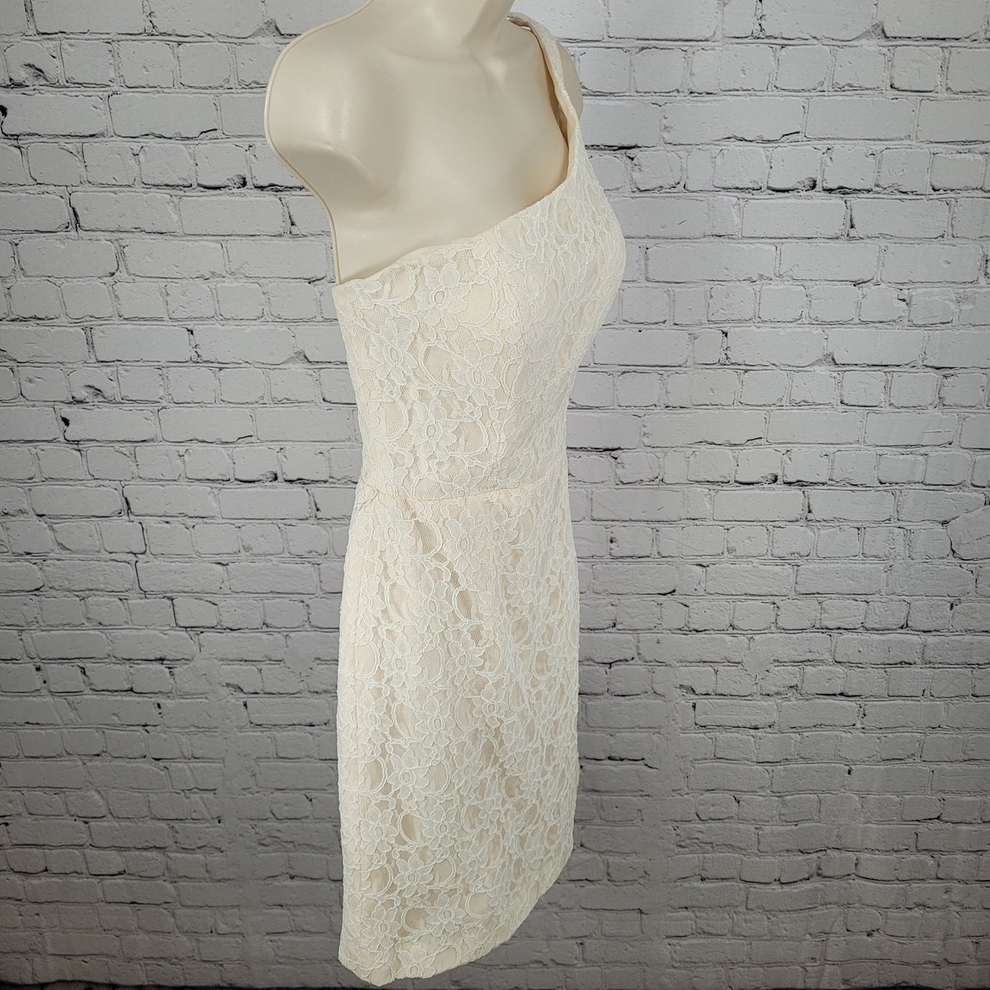 Mori Lee Madeline Gardner Ivory Floral Lace Boned & Padded Bodice Dress Size 8