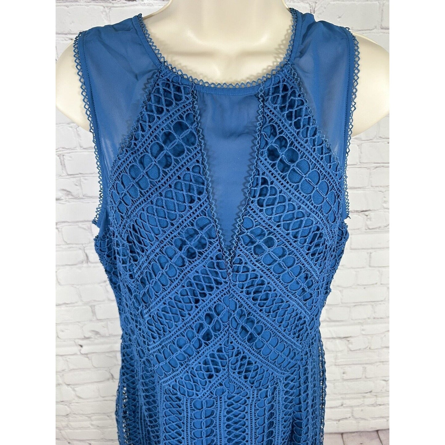 Adelyn Rae Blue Crochet Knee Length Sleeveless Back Zip Dress M