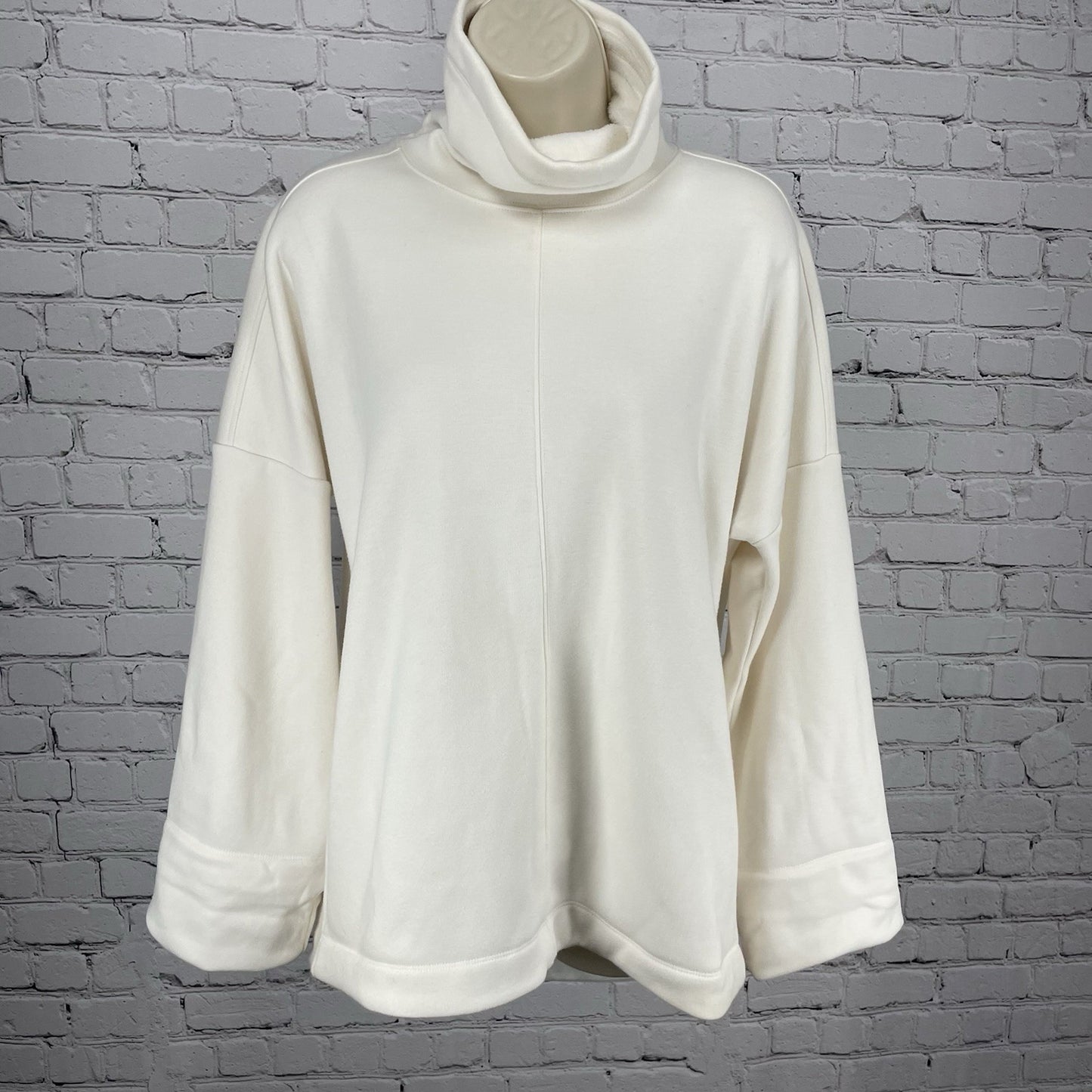 Athleta Ivory Soft Cozy Interior Oversized Turtleneck Sweater Sweatshirt XS