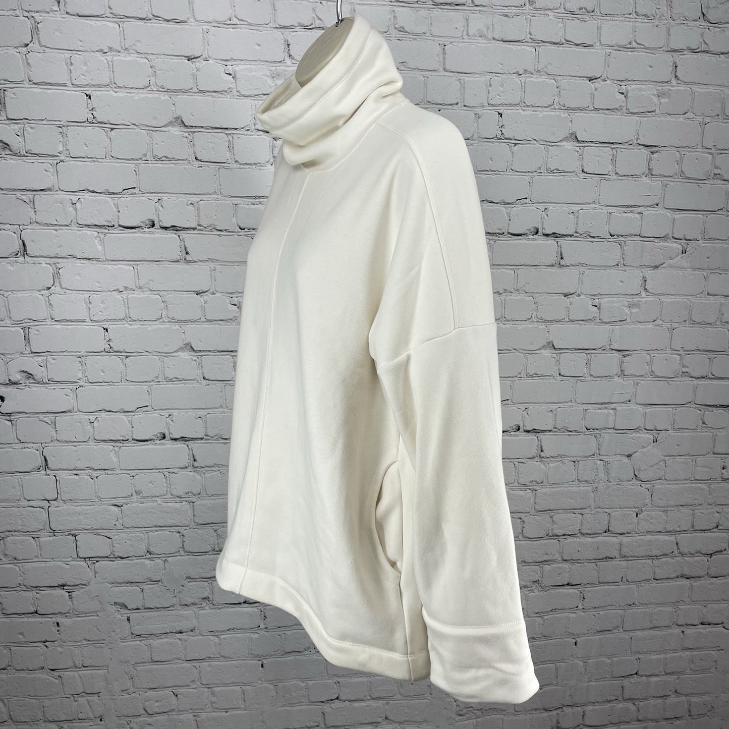 Athleta Ivory Soft Cozy Interior Oversized Turtleneck Sweater Sweatshirt XS