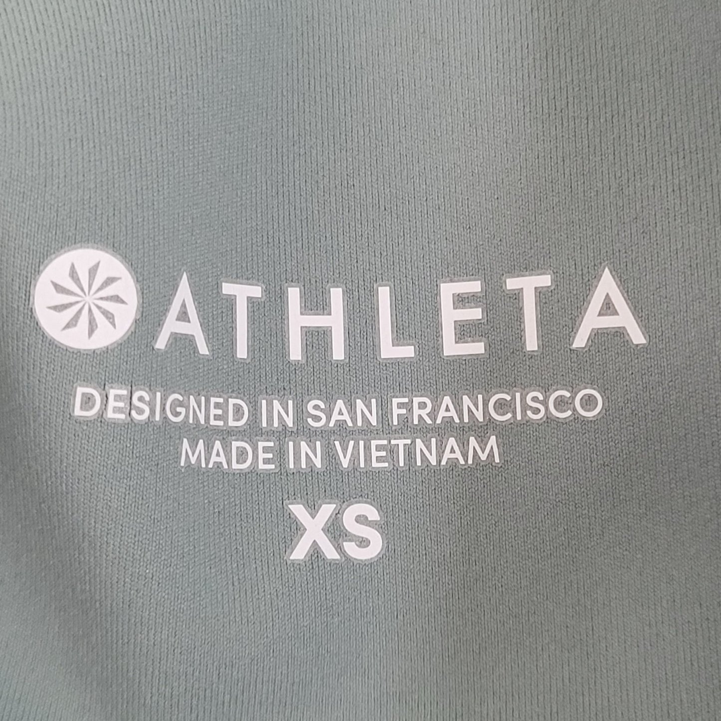 Athleta Green Mesh Vented Mid Rise Crop Yoga Pants Tights Activewear Size XS