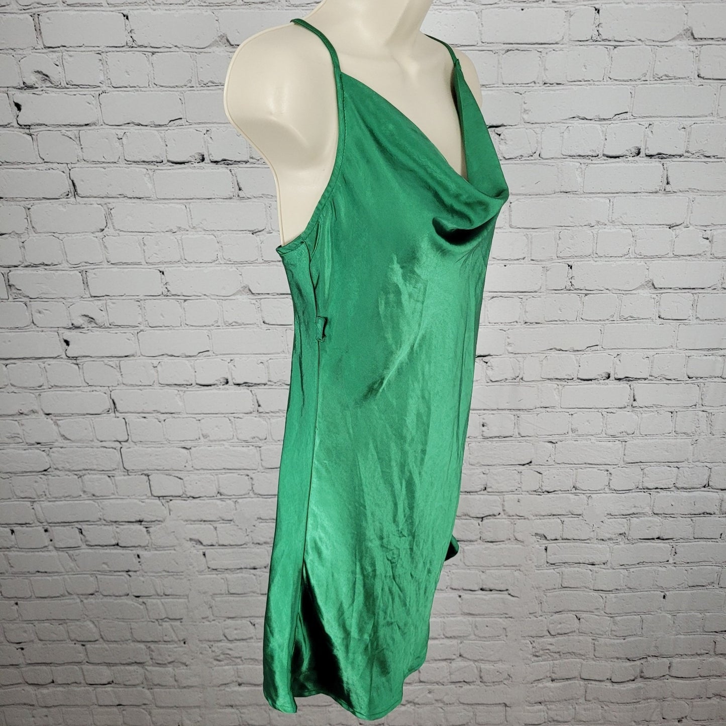 NWT Motel Kelly Green Silky Satin Stretch Paiva Strappy Slip Dress Size Small S