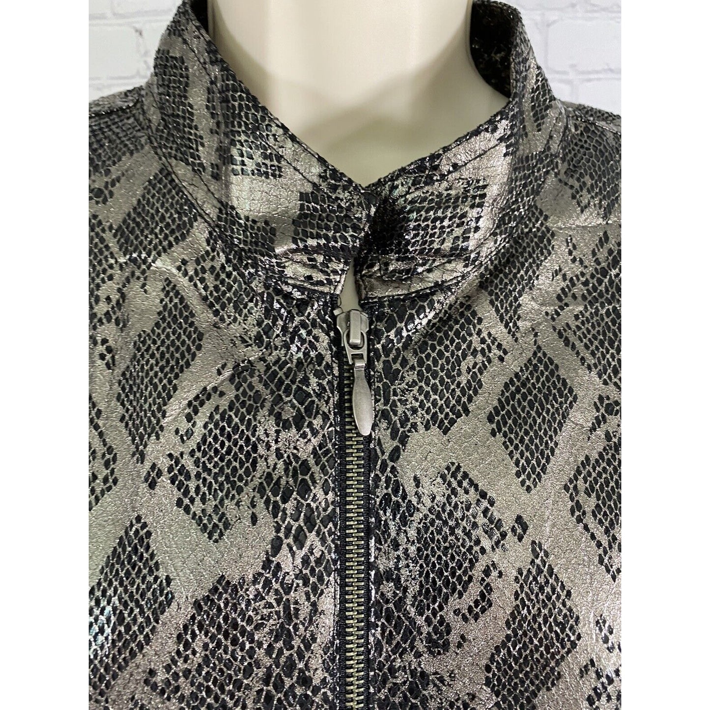 Chico’s Black Silver Full Zip Shiny Snake Print Long Sleeve Lined Jacket Size L