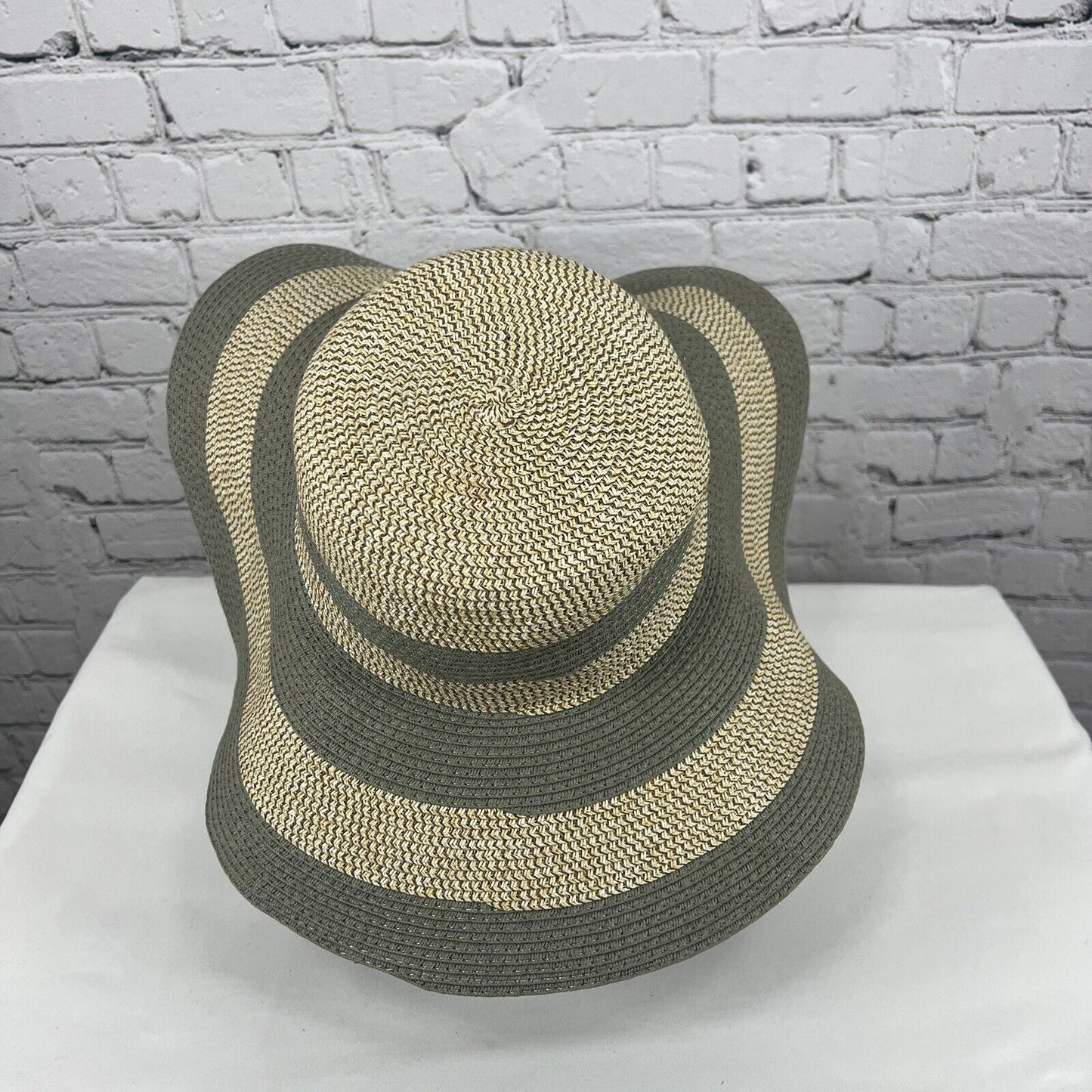 World Market Green Tan 100% Paper Wide Brim Striped Floppy Beach Sun Hat O/S