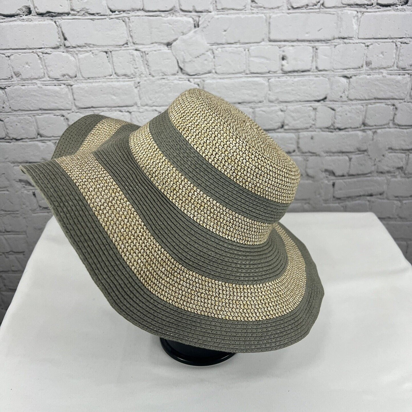 World Market Green Tan 100% Paper Wide Brim Striped Floppy Beach Sun Hat O/S