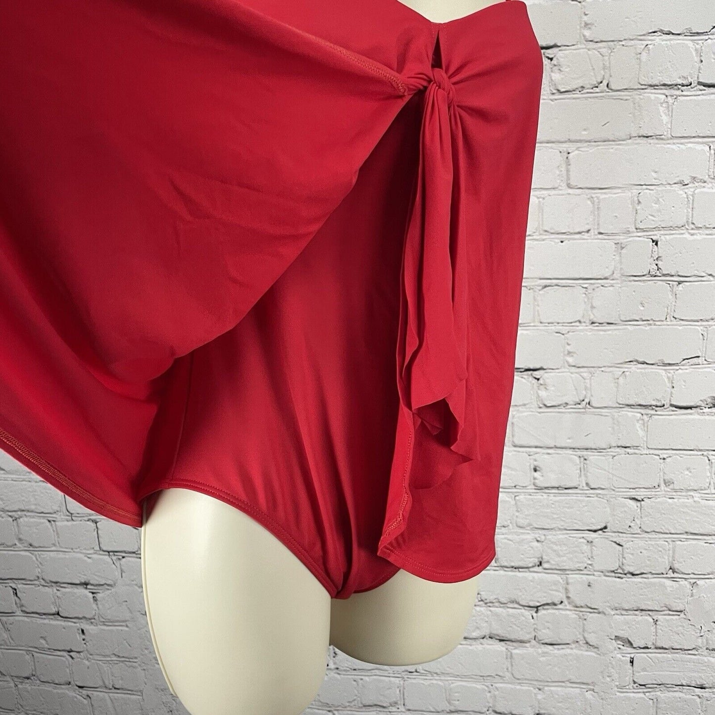 Ralph Lauren Red One Piece Halter Padded Bra Lined Stretch Tie Swimsuit Size 6