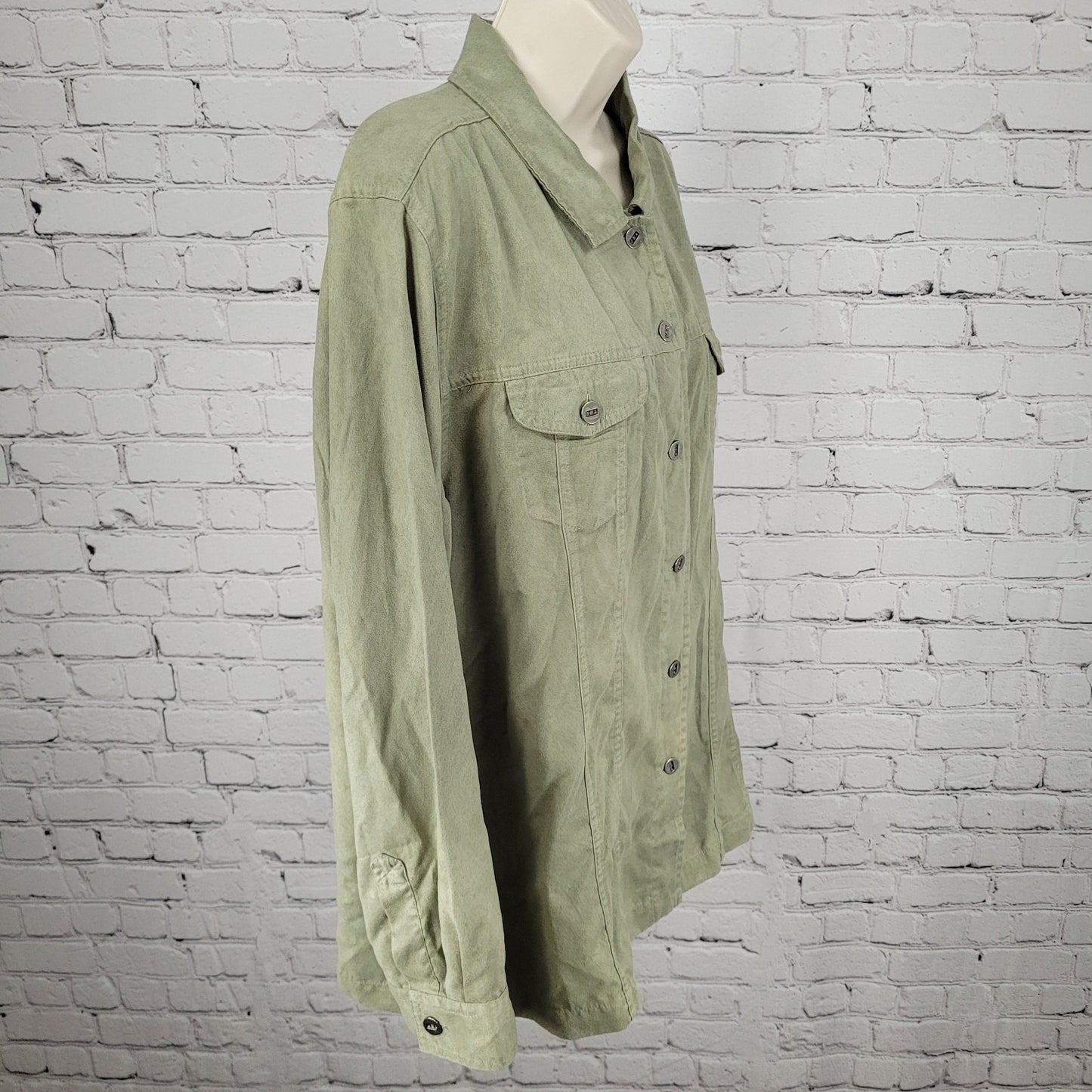 Chico's Green Suede Like Lightweight Button Up Long Sleeve Shirt Size 3 US 16