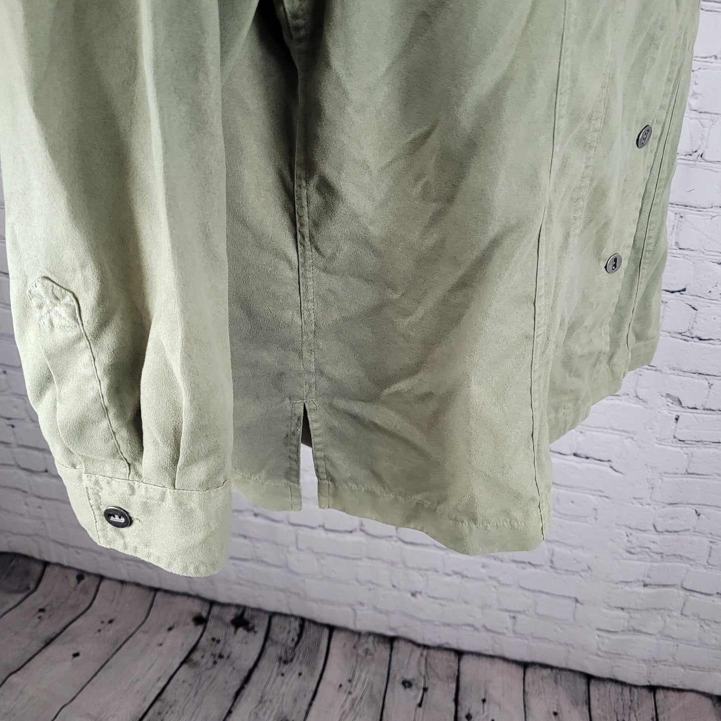 Chico's Green Suede Like Lightweight Button Up Long Sleeve Shirt Size 3 US 16