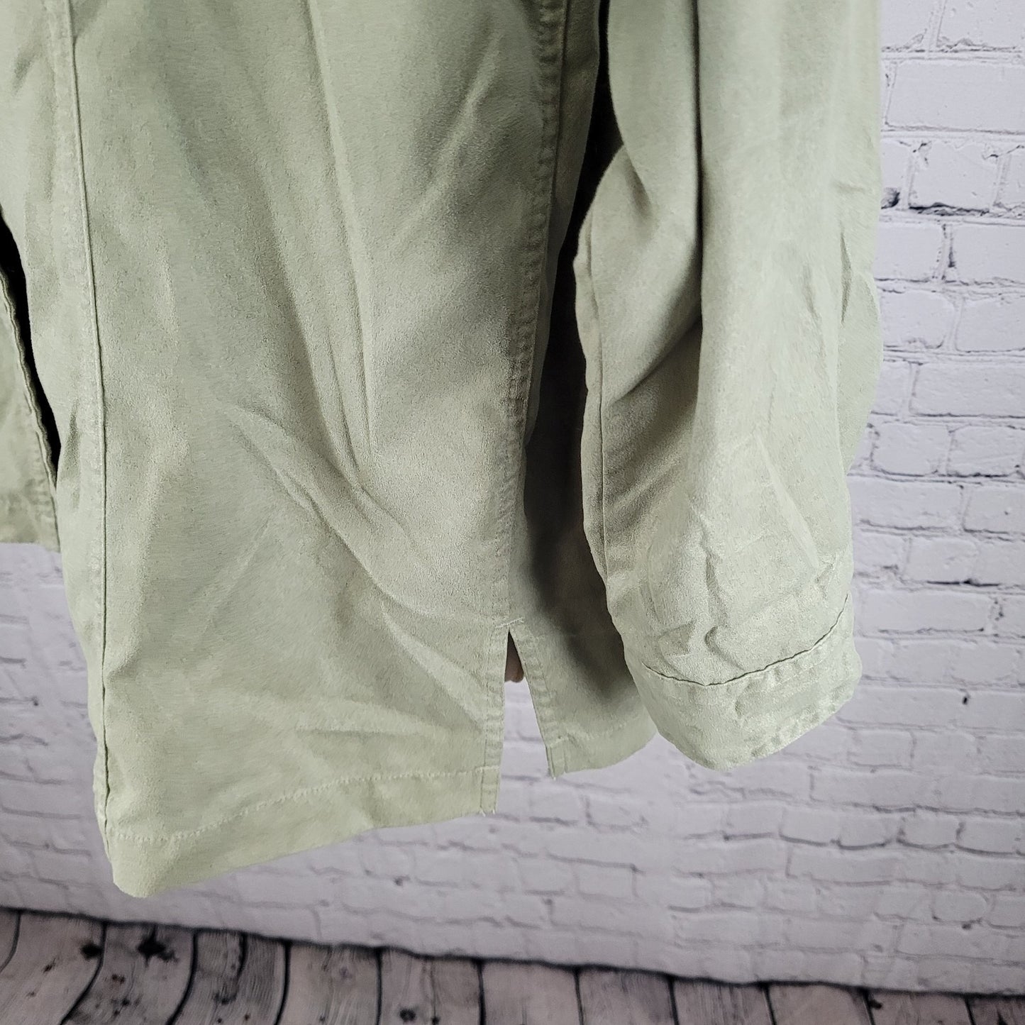 Chico's Green Suede Like Lightweight Button Up Long Sleeve Shirt Size 3 US 16