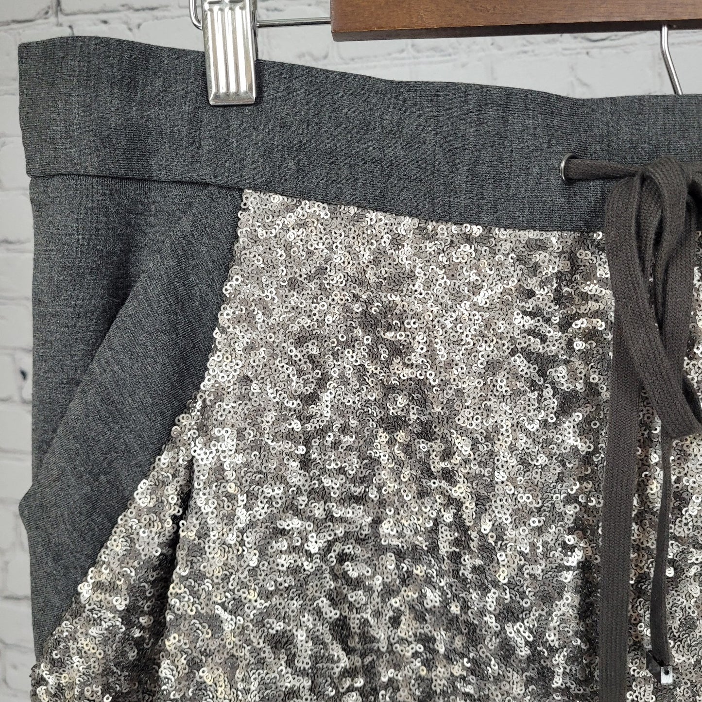 NWD Ann Taylor Grey Metallic Sequin Drawstring Mini Skirt Size Large L (36x18.5)