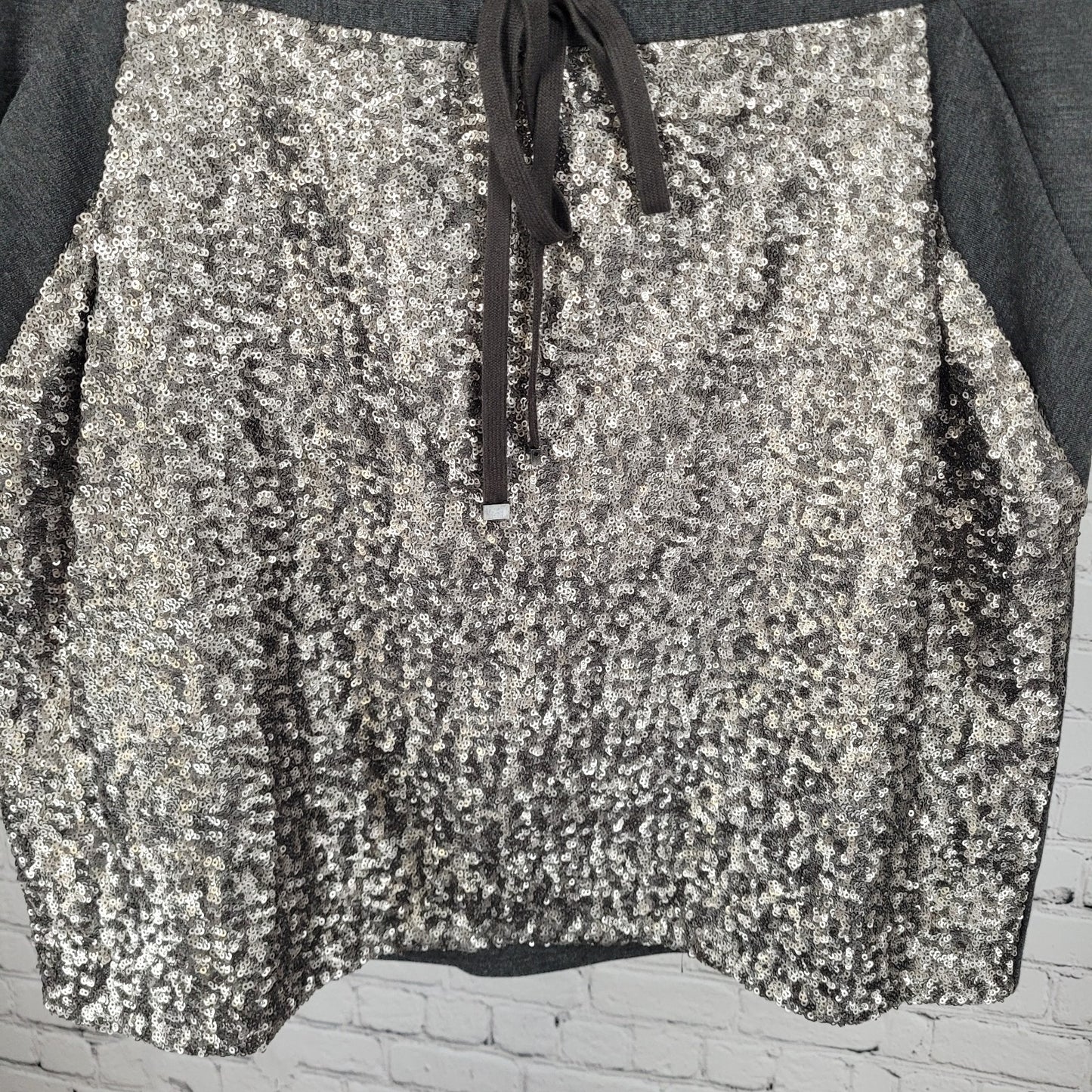 NWD Ann Taylor Grey Metallic Sequin Drawstring Mini Skirt Size Large L (36x18.5)