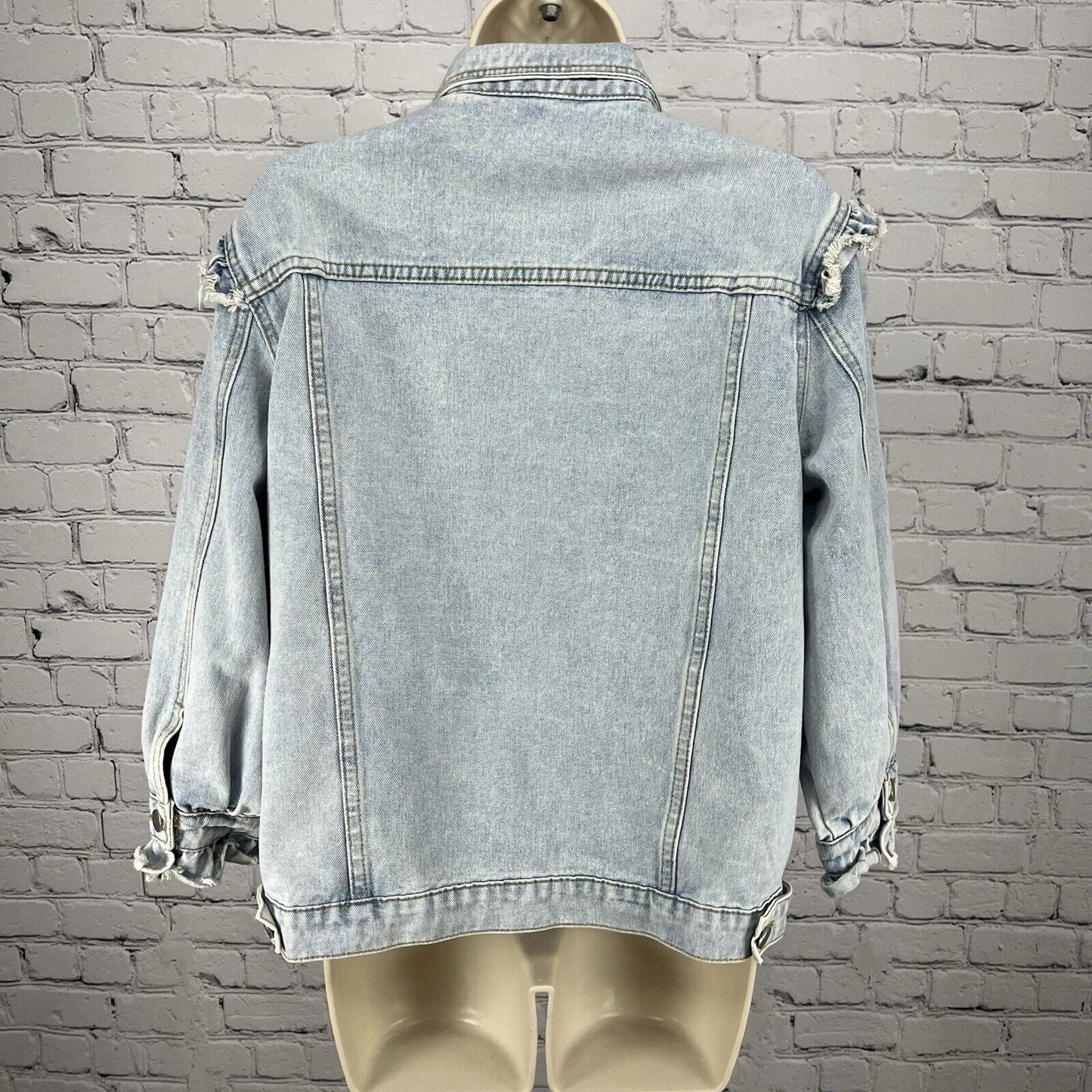 Savanna Jane Light Wash Ruffled Shoulder 3/4 Sleeve Denim Jean Jacket Large L