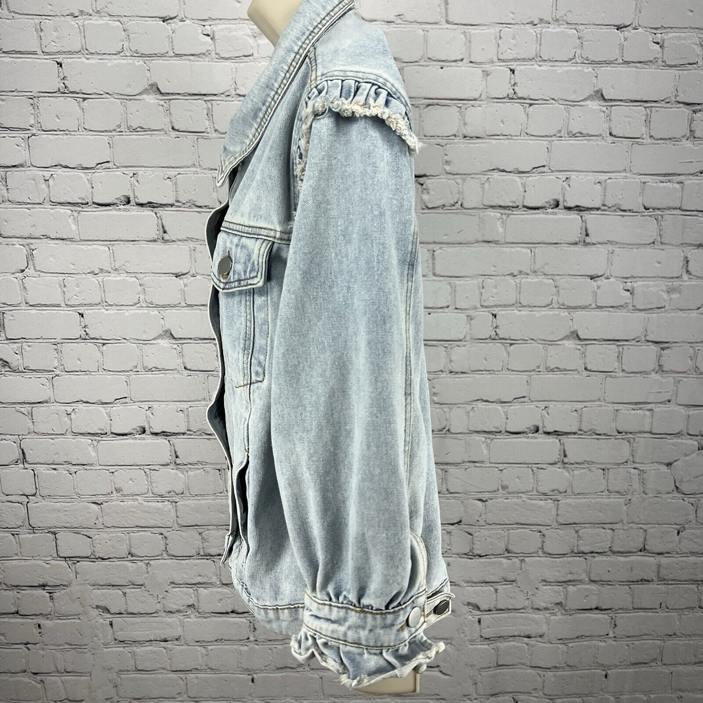 Savanna Jane Light Wash Ruffled Shoulder 3/4 Sleeve Denim Jean Jacket Large L
