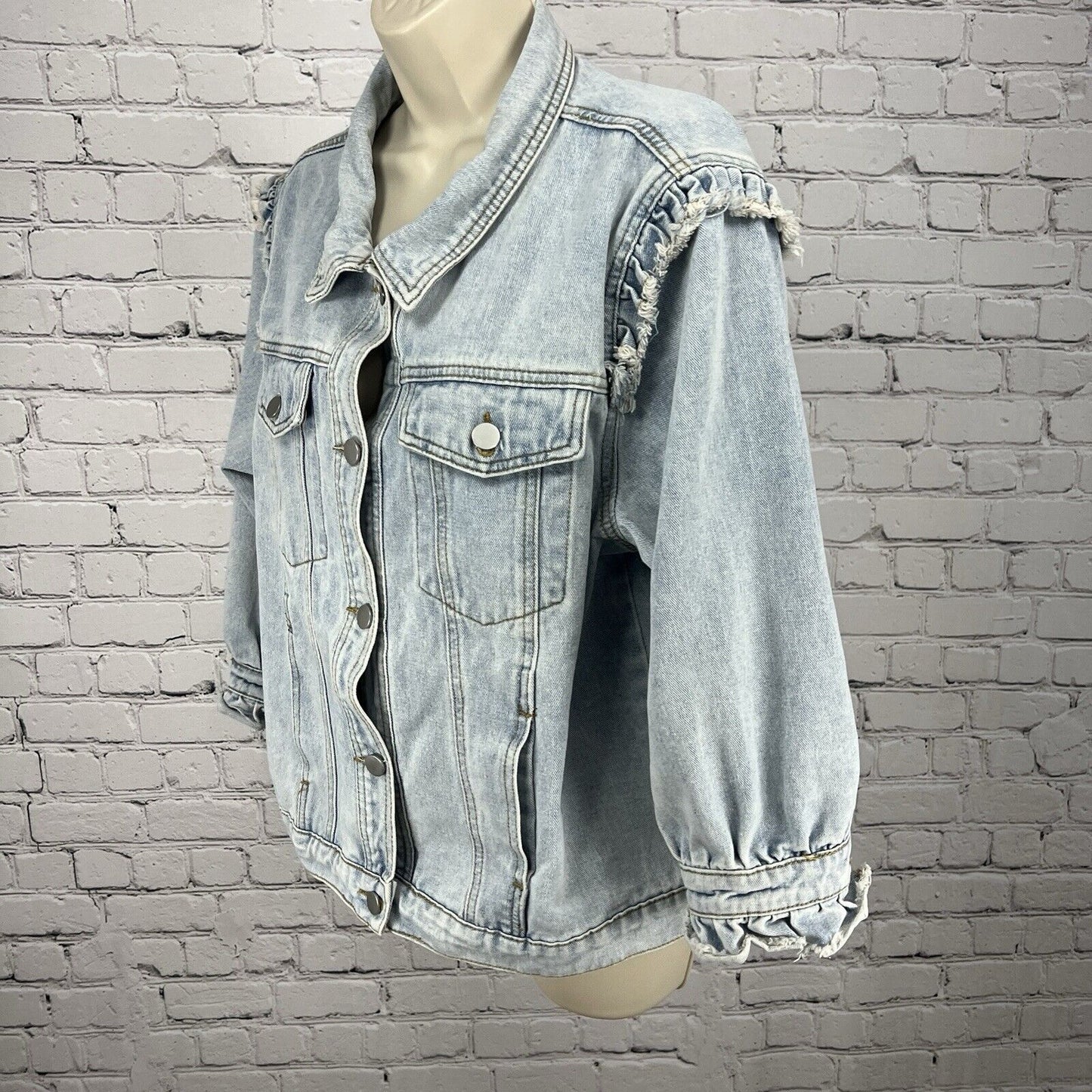 Savanna Jane Light Wash Ruffled Shoulder 3/4 Sleeve Denim Jean Jacket Large L