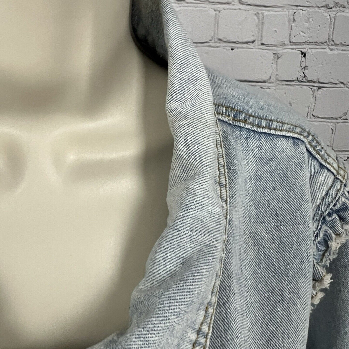 Savanna Jane Light Wash Ruffled Shoulder 3/4 Sleeve Denim Jean Jacket Large L