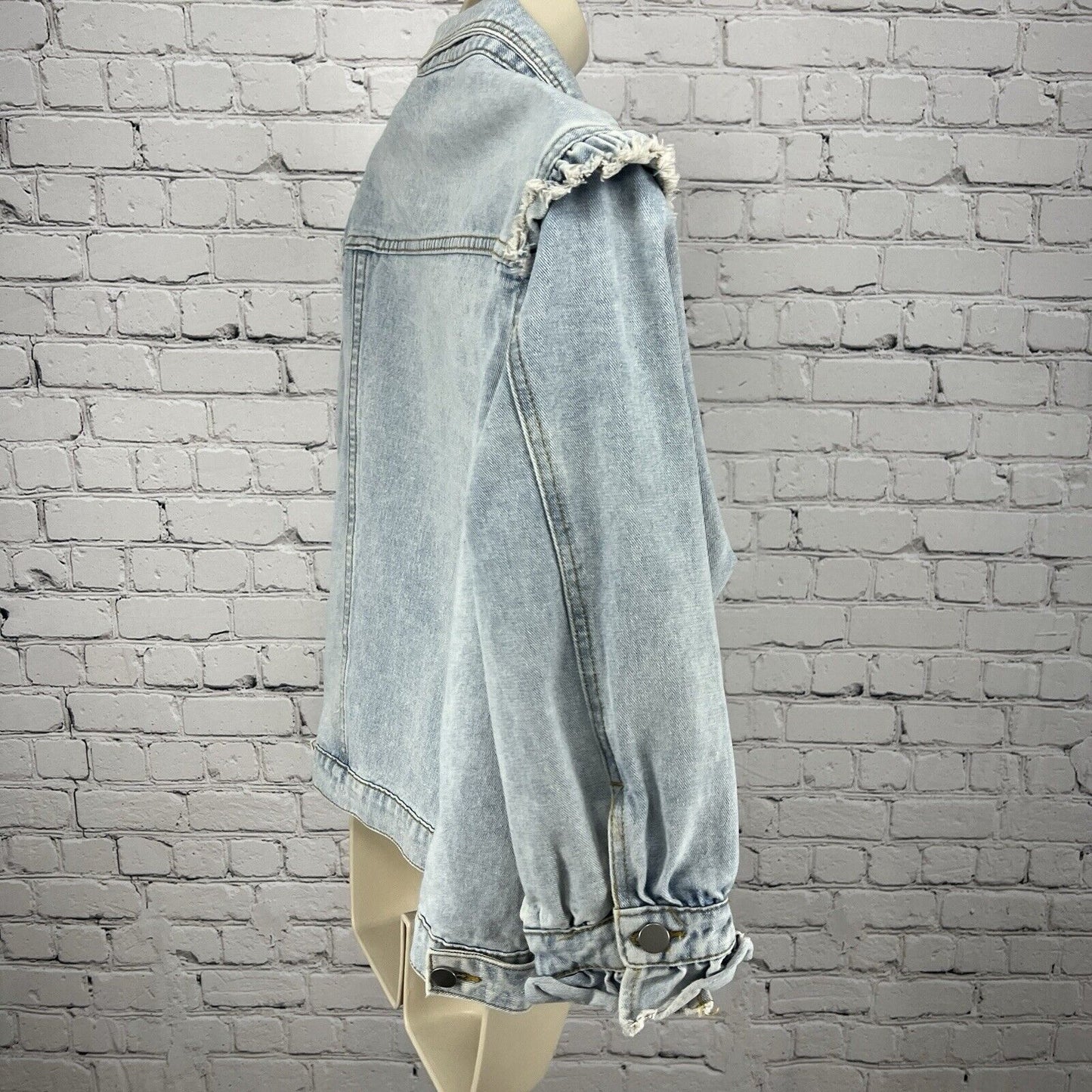 Savanna Jane Light Wash Ruffled Shoulder 3/4 Sleeve Denim Jean Jacket Large L