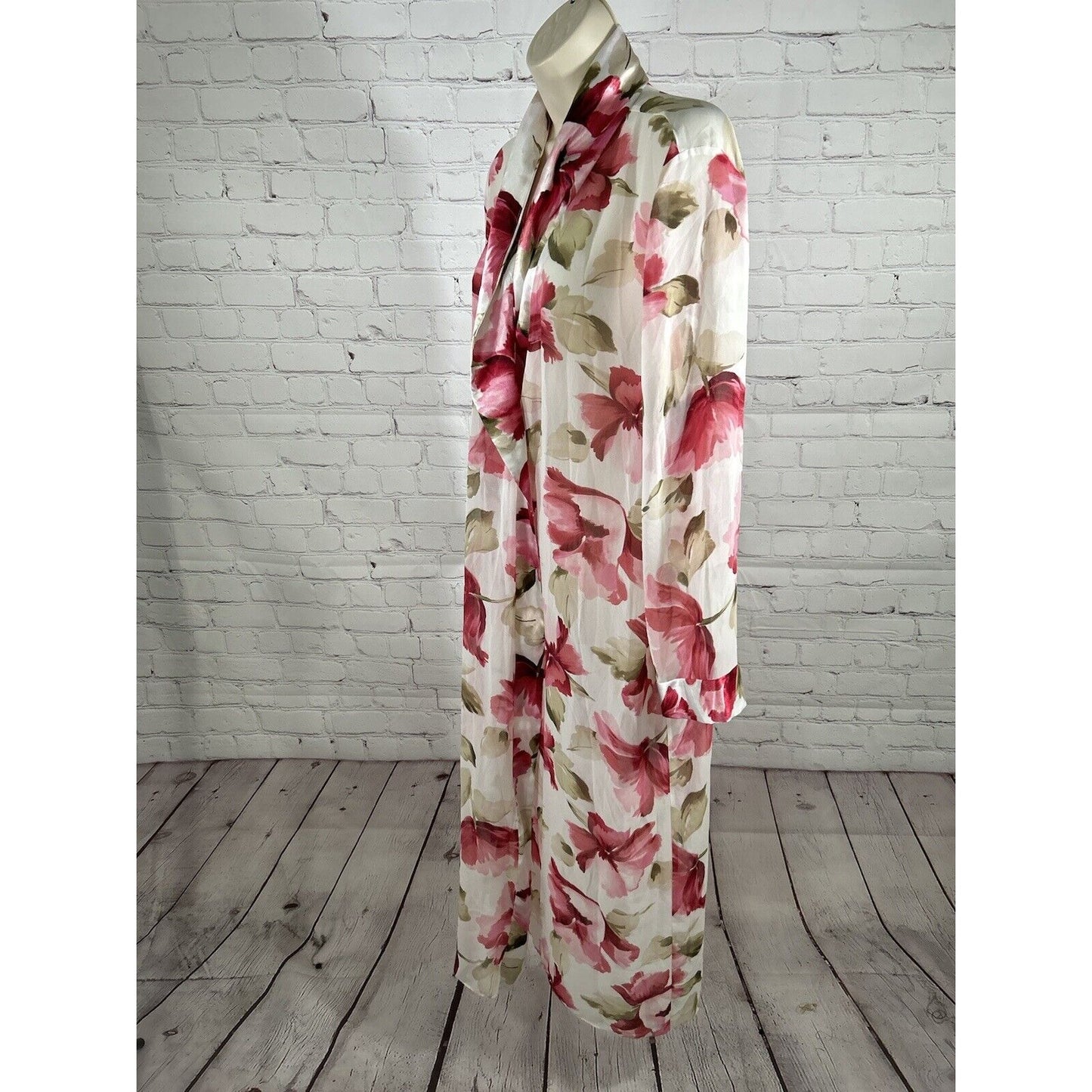 VTG California Dynasty White Floral Tie Closure Semi Sheer Lightweight Robe S