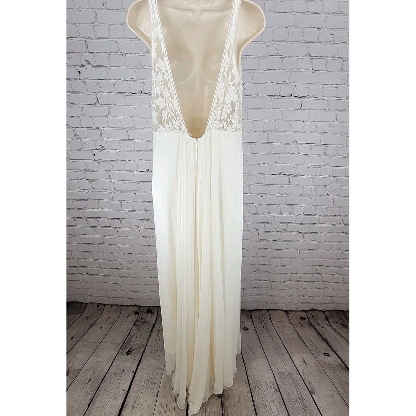 Rembo Styling Ivory Feminine Lace V-Neck Backless Wedding Dress Europe US XL