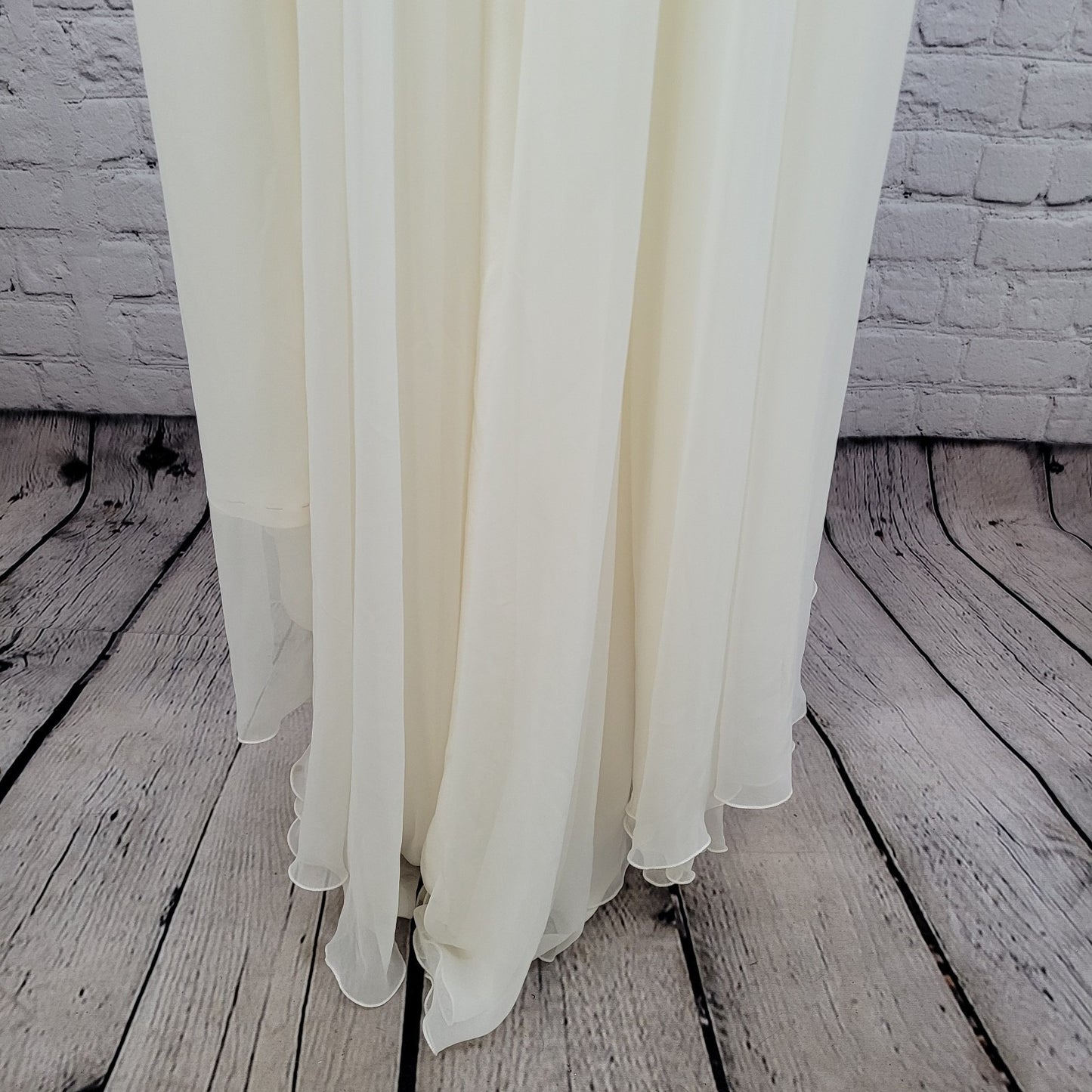 Rembo Styling Ivory Feminine Lace V-Neck Backless Wedding Dress Europe US XL