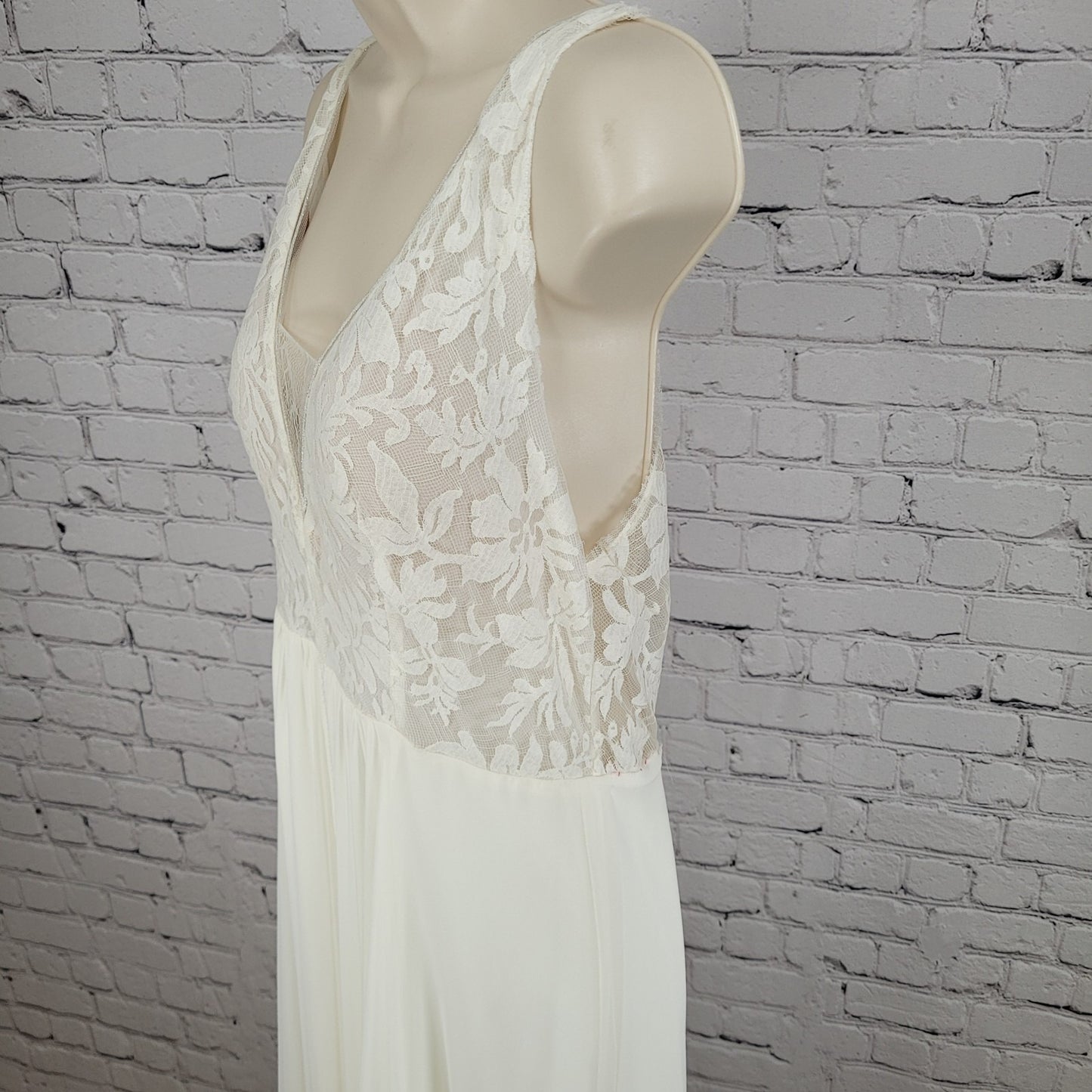Rembo Styling Ivory Feminine Lace V-Neck Backless Wedding Dress Europe US XL