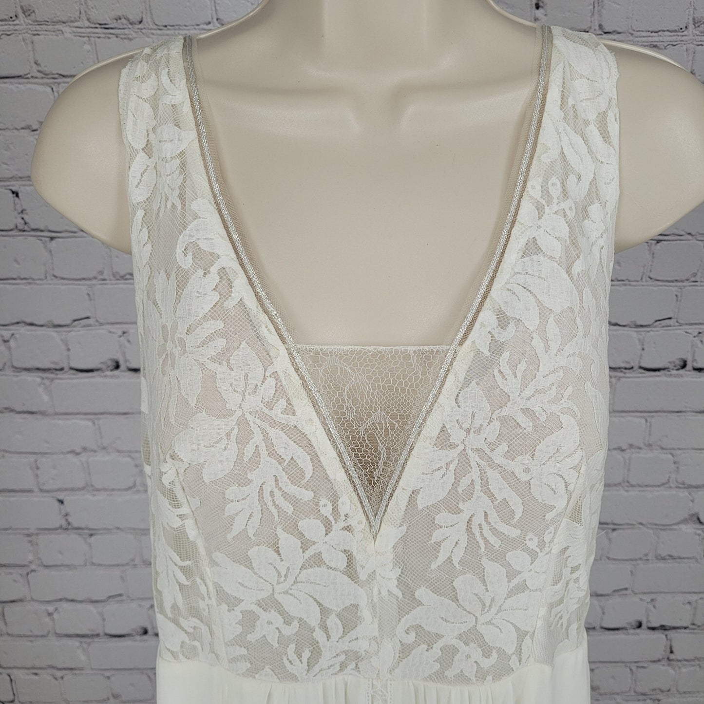Rembo Styling Ivory Feminine Lace V-Neck Backless Wedding Dress Europe US XL