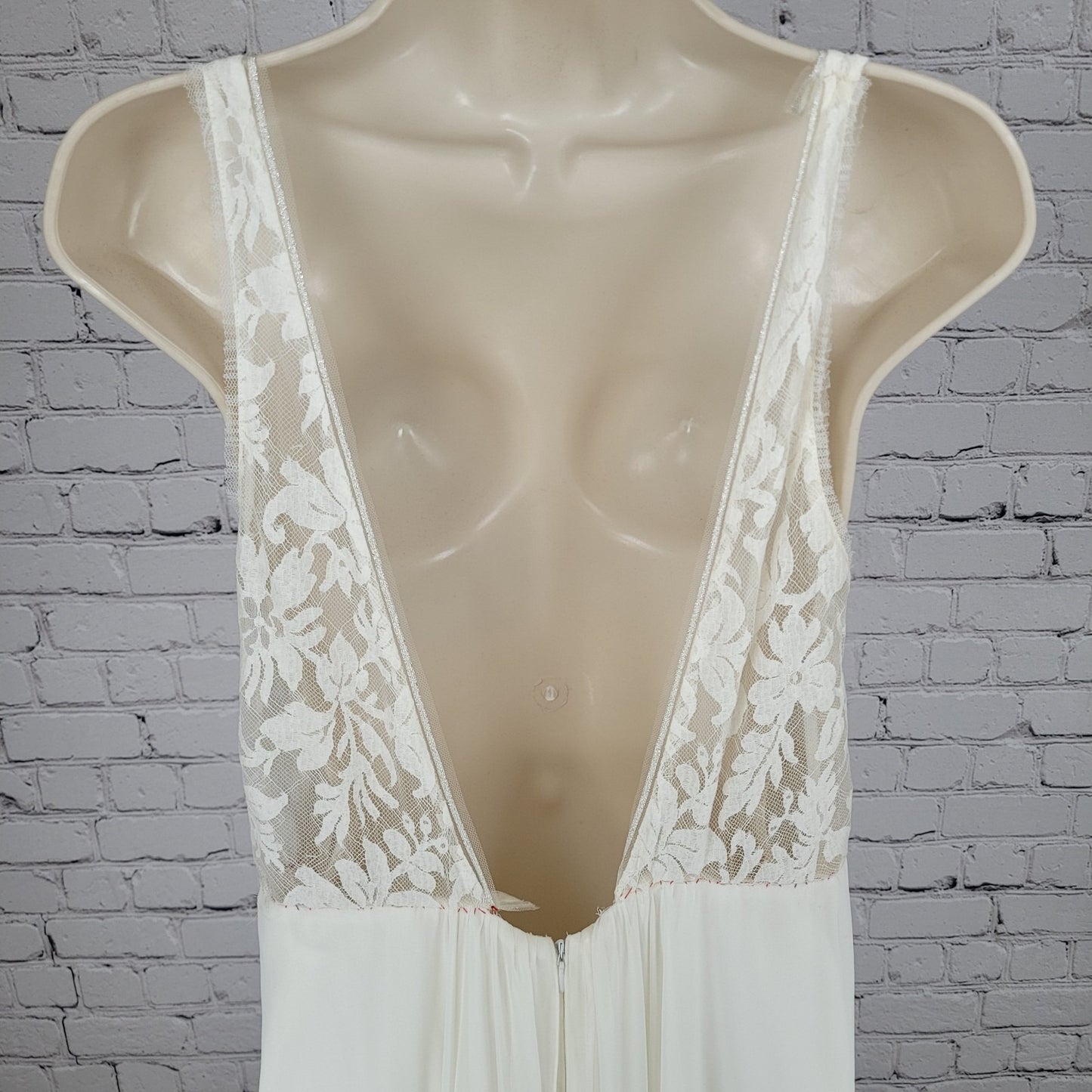 Rembo Styling Ivory Feminine Lace V-Neck Backless Wedding Dress Europe US XL