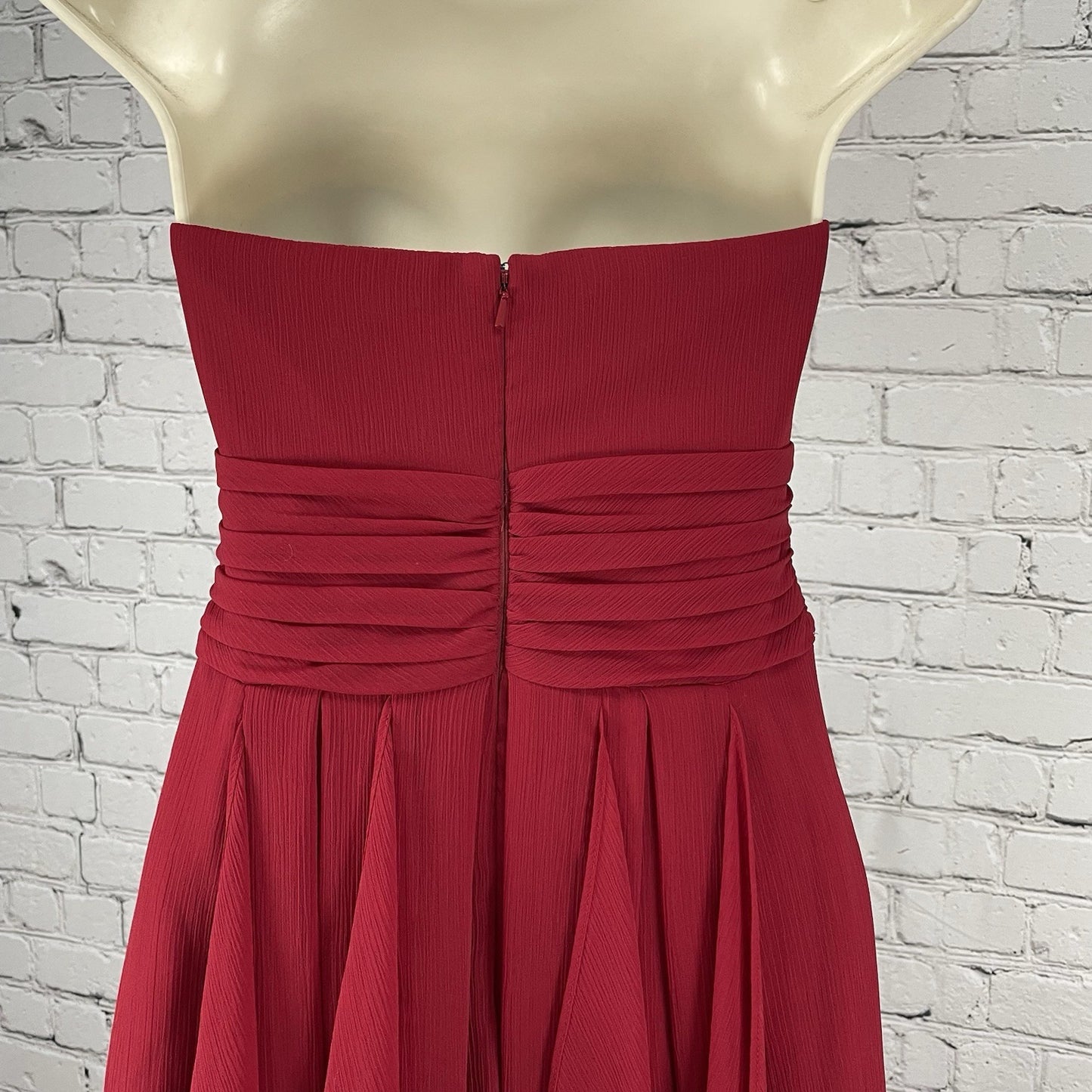 David’s Bridal Red Pleated Empire Waist Strapless Prom Zipped Short Dress Size 2