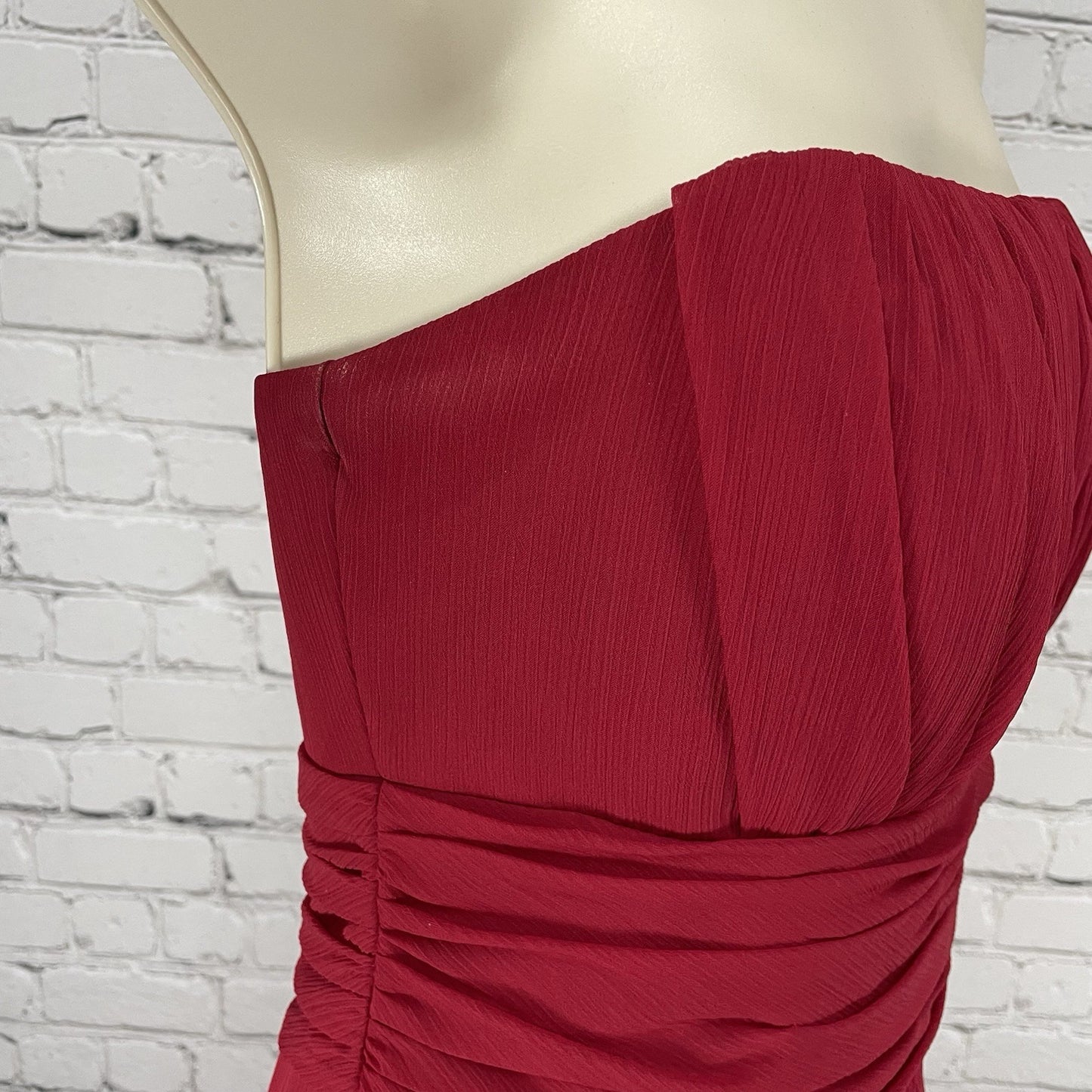 David’s Bridal Red Pleated Empire Waist Strapless Prom Zipped Short Dress Size 2