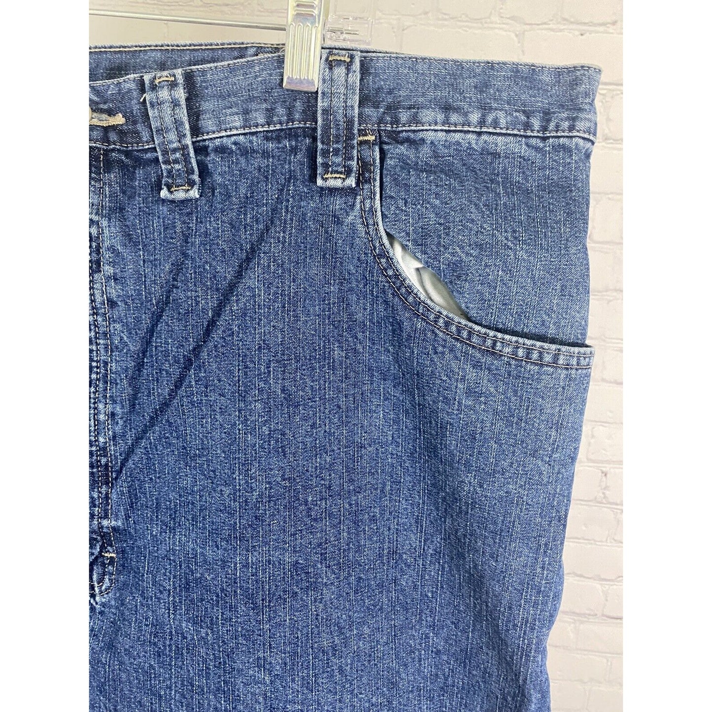 Wrangler Medium Wash High Rise Blue Jean Denim Carpenter Shorts Men’s (46 x 10)