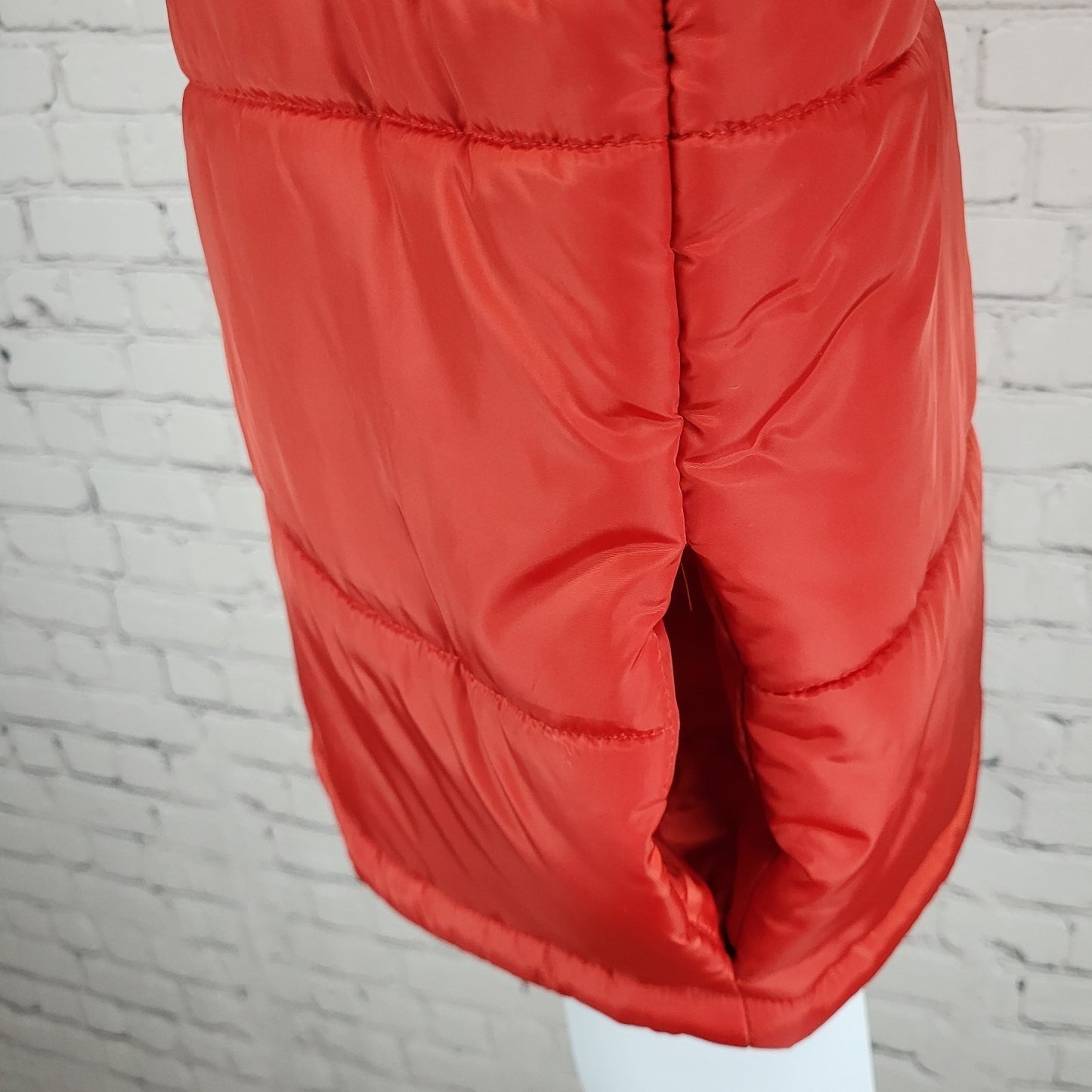 NWT ABOUND Red Insulated Lightweight Pockets Puffer Jacket Vest Size Small S