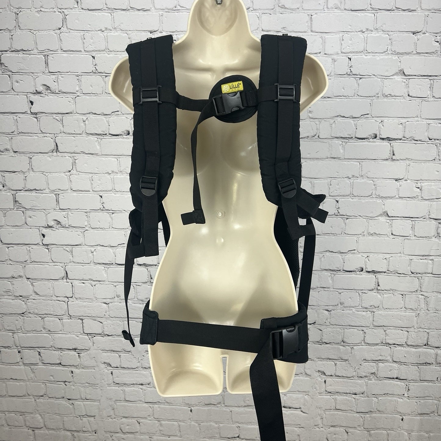 Lille Baby Black Complete All Seasons 6-in-1 Positions Carrier Newborn Infant