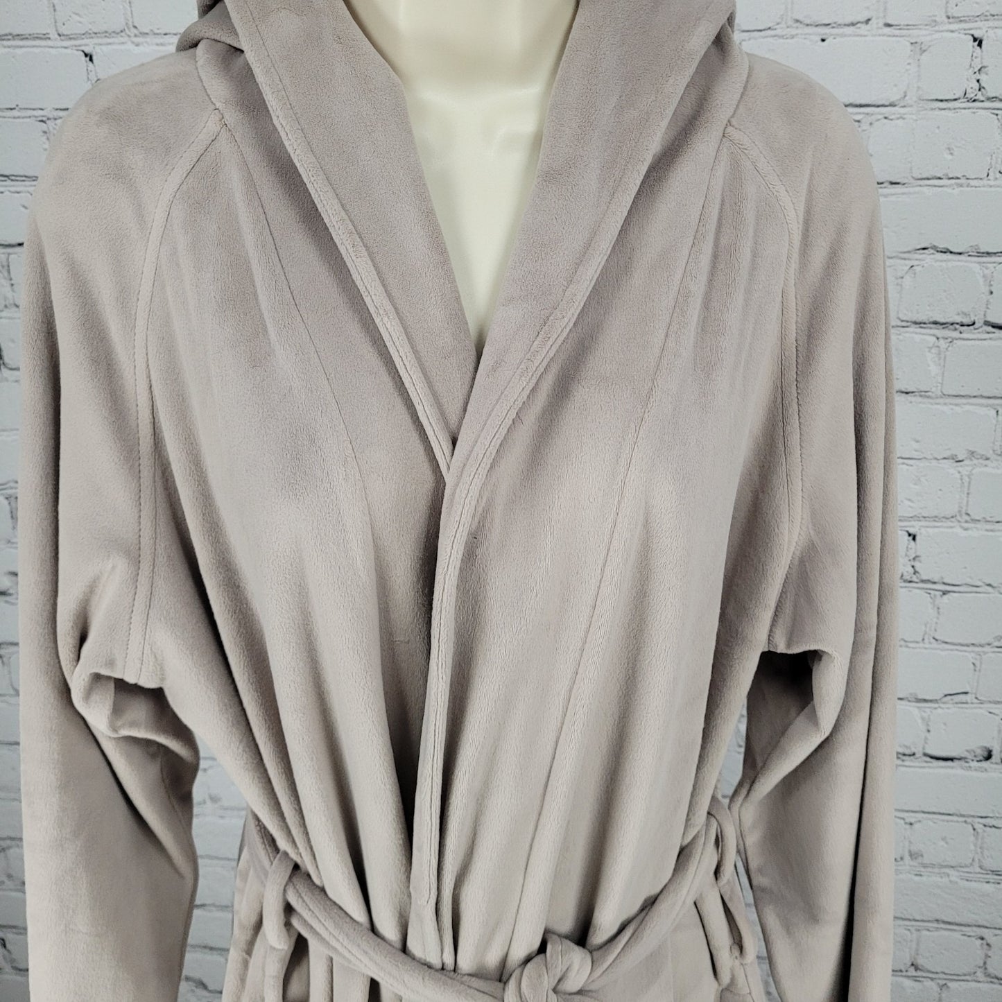 Barefoot Dreams Purple Grey LuxeChic Soft Velour Hooded Belted Robe Size 1