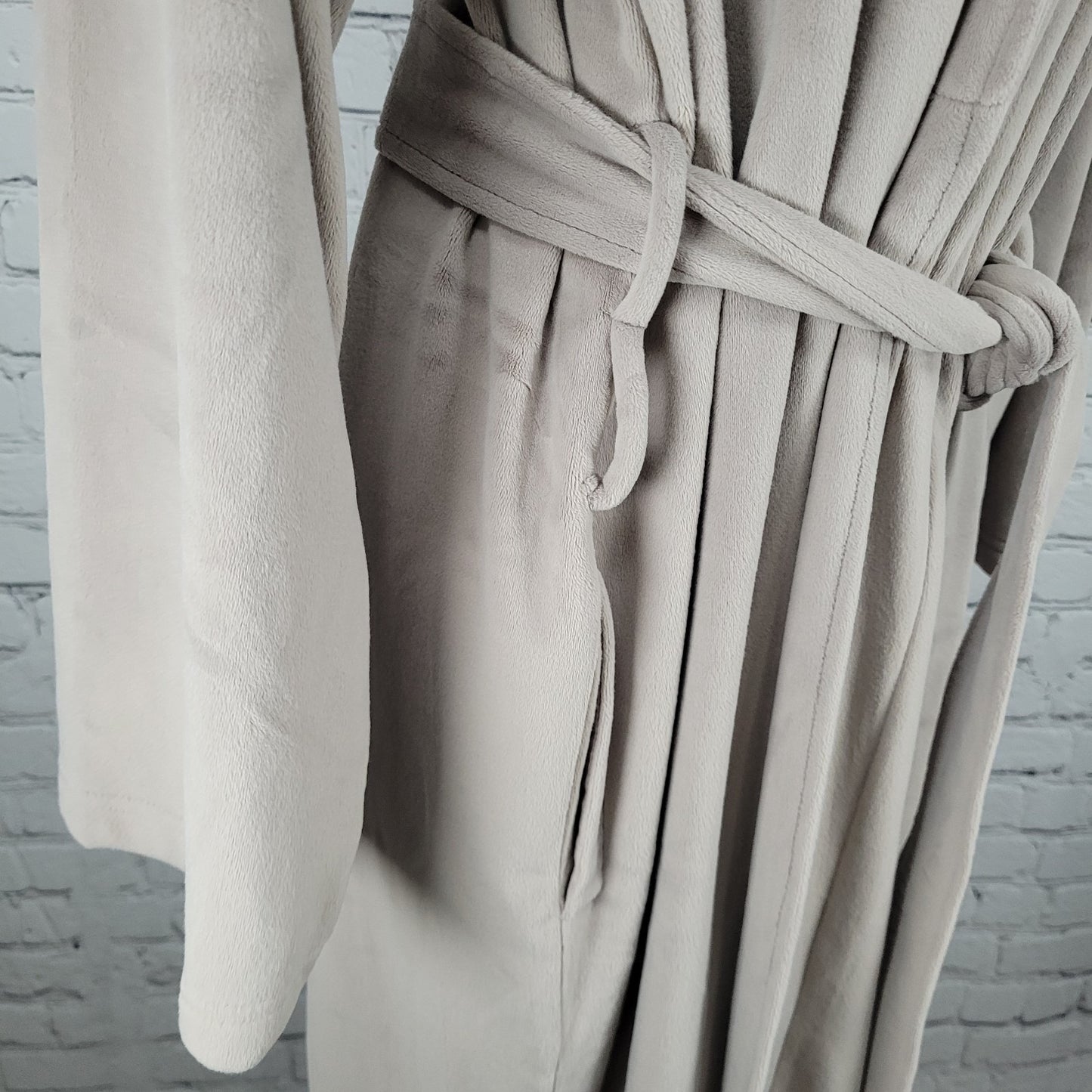 Barefoot Dreams Purple Grey LuxeChic Soft Velour Hooded Belted Robe Size 1