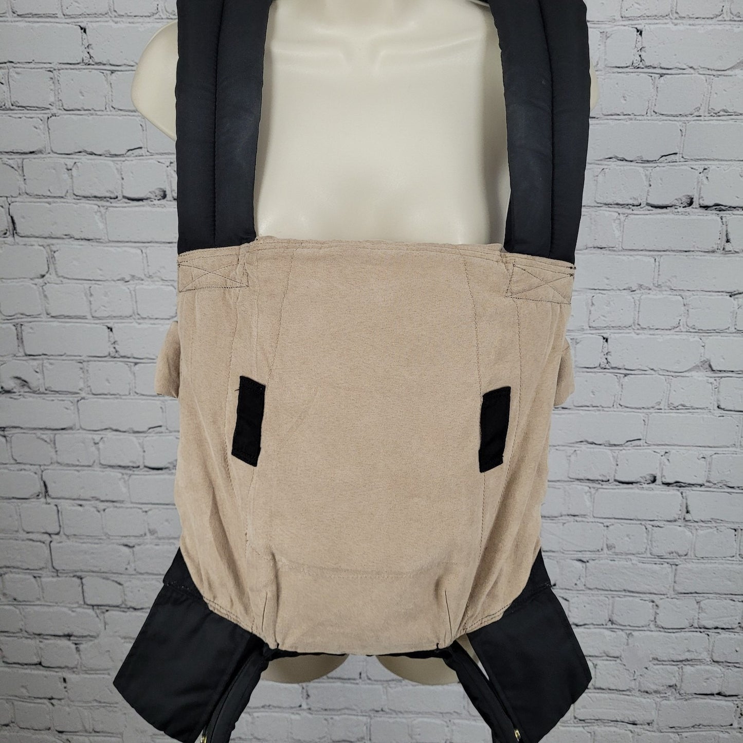 Lille Baby Black Complete All Seasons 6-in-1 Positions Carrier Newborn Infant