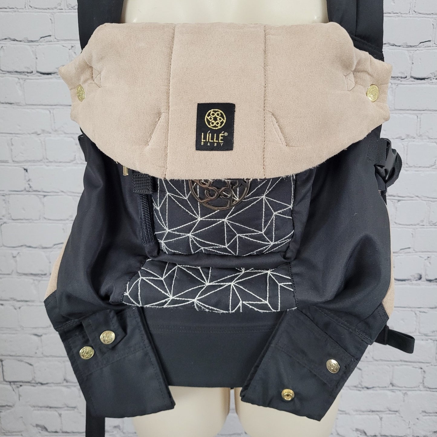 Lille Baby Black Complete All Seasons 6-in-1 Positions Carrier Newborn Infant