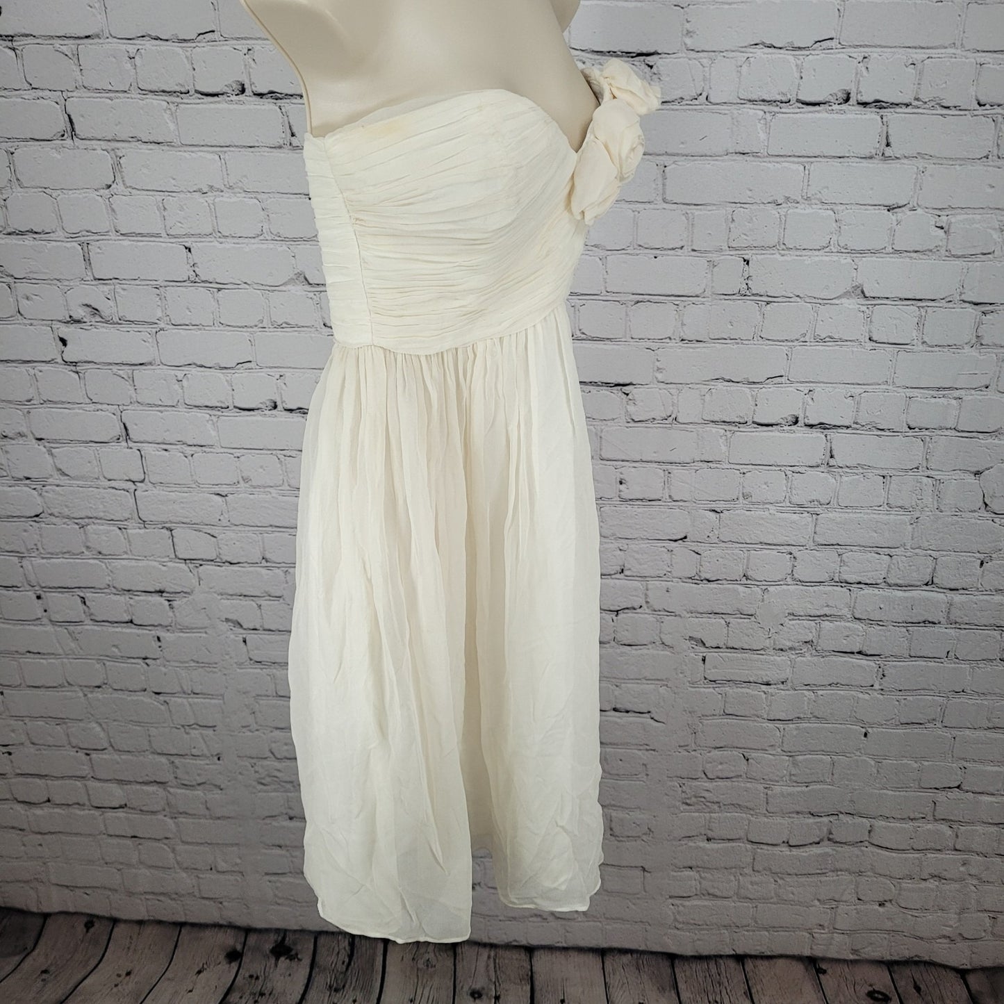 Donna Morgan Ivory 100% Silk Chiffon Rosettes Strapless Fit & Flare Dress Size 0