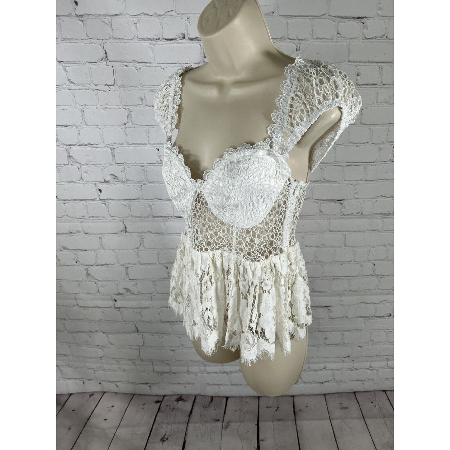 Asos Design Ivory Sheer Lace Cap Sleeve Babydoll Lace Up Back Ruffle Top Size 4