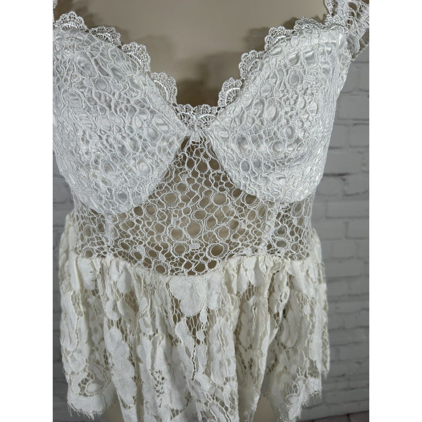 Asos Design Ivory Sheer Lace Cap Sleeve Babydoll Lace Up Back Ruffle Top Size 4