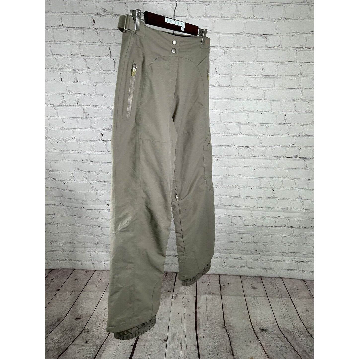 Obermeyer Beige Catalyst Ventilated Snowboard Ski Pants Women’s Size 6 (31 x 29)