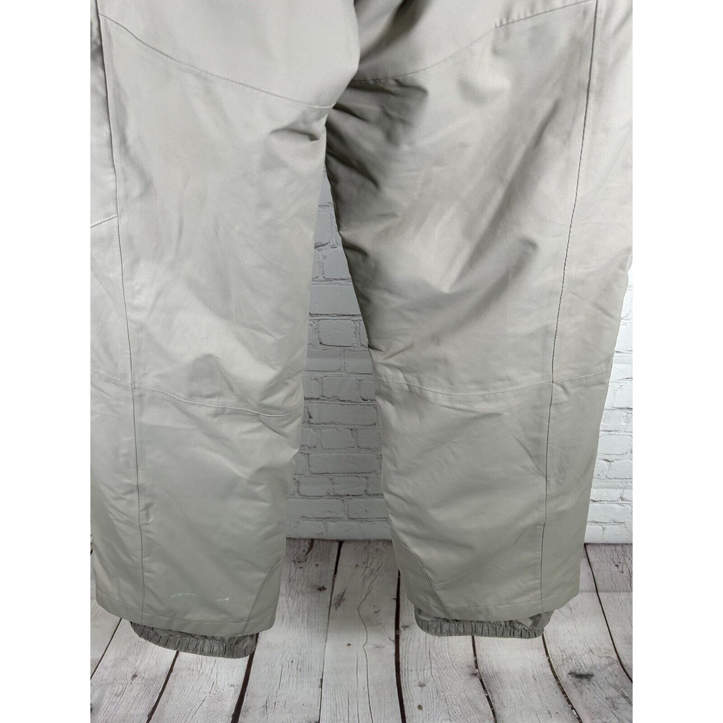 Obermeyer Beige Catalyst Ventilated Snowboard Ski Pants Women’s Size 6 (31 x 29)