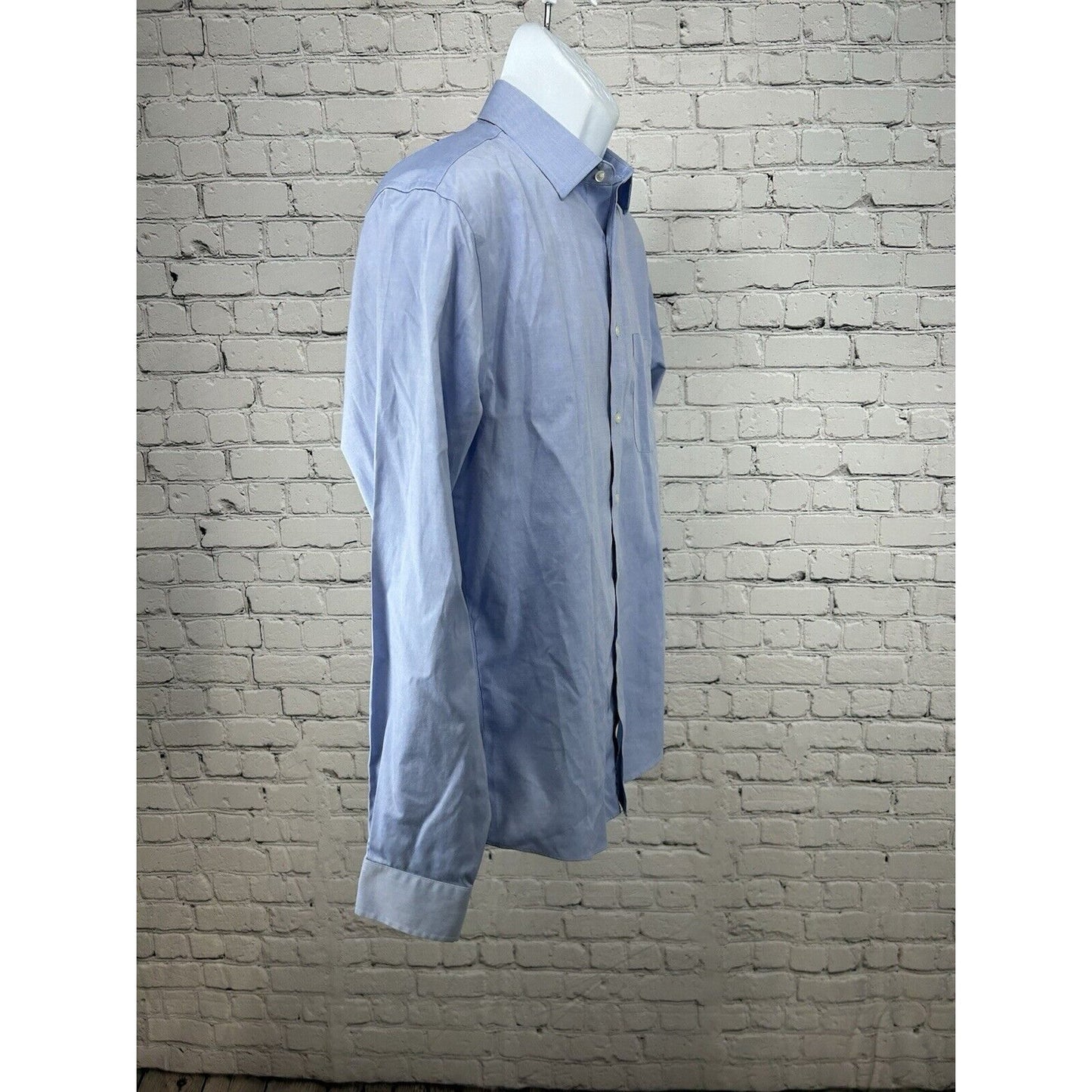 Jos A Bank Traveler Slim Fit Solid Blue 100% Cotton Long Sleeve Button Up L