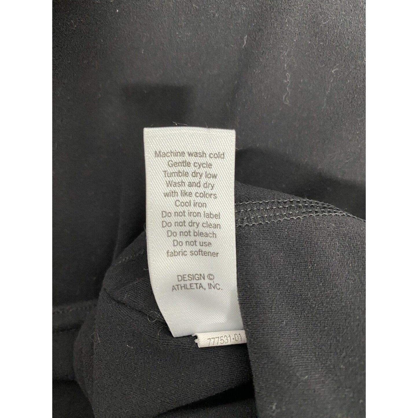 Athleta Solid Black Mid Rise Capri Leggings With Mesh Accents Womens S Small