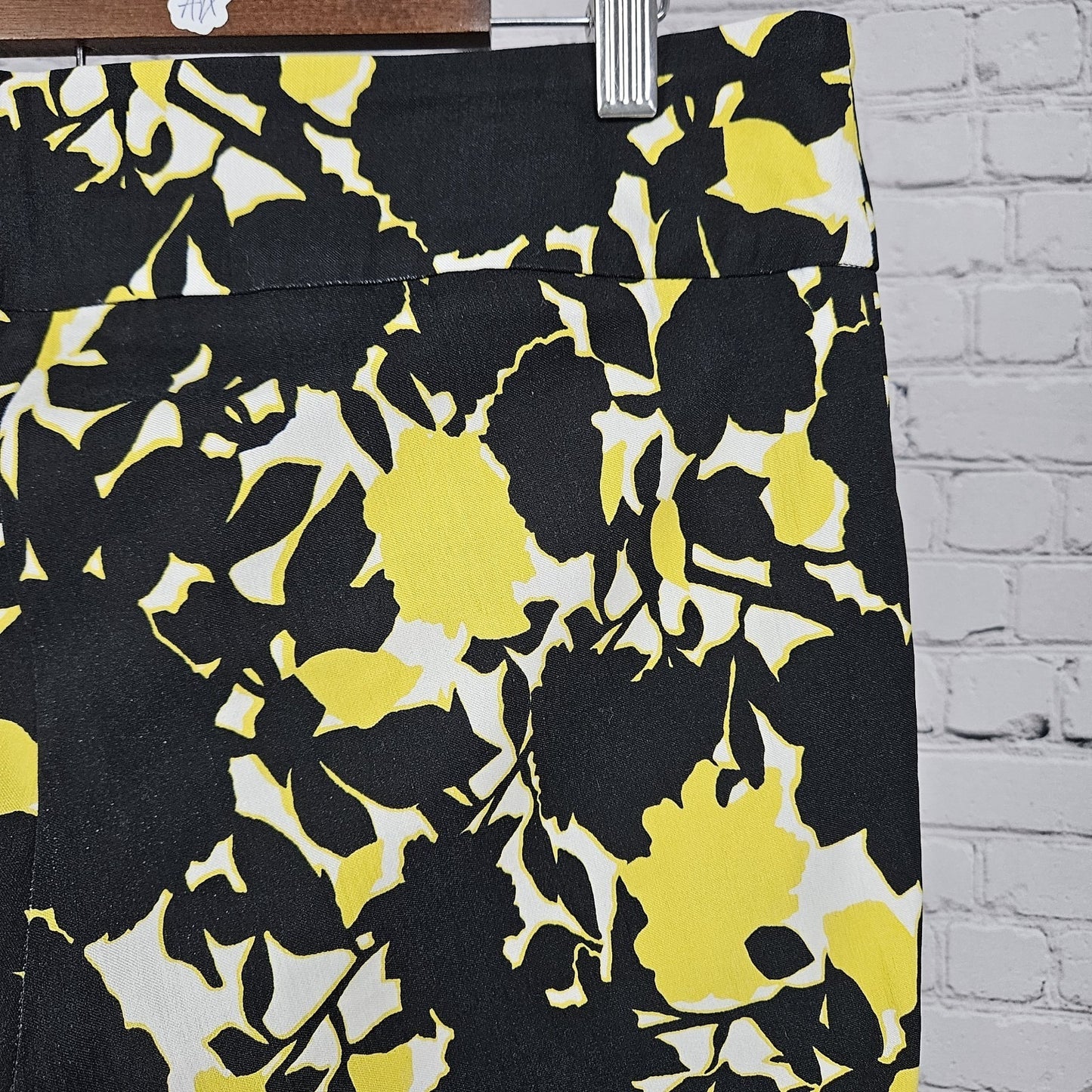 Soft Surroundings Black White Yellow Floral Mid Rise Pull On Pants Large (35x28)