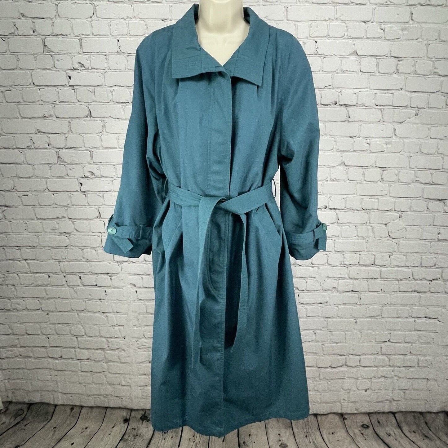 VTG Bryant Park Teal Blue Long Overcoat Lined Belted Insulated Pockets Poland XL