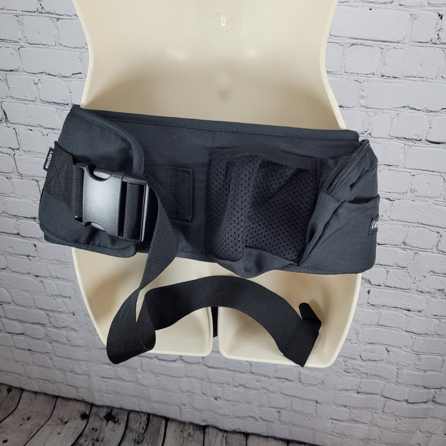 CozyOne Black Hip Seat Baby Carrier Pockets Hook & Loop Closure Adjustable