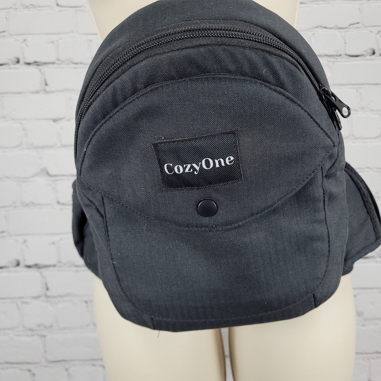 CozyOne Black Hip Seat Baby Carrier Pockets Hook & Loop Closure Adjustable