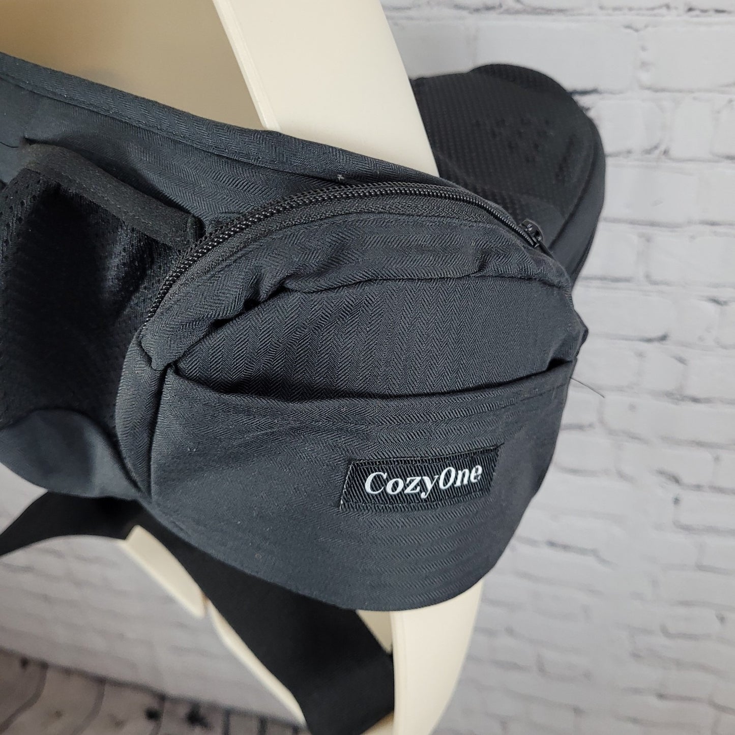 CozyOne Black Hip Seat Baby Carrier Pockets Hook & Loop Closure Adjustable