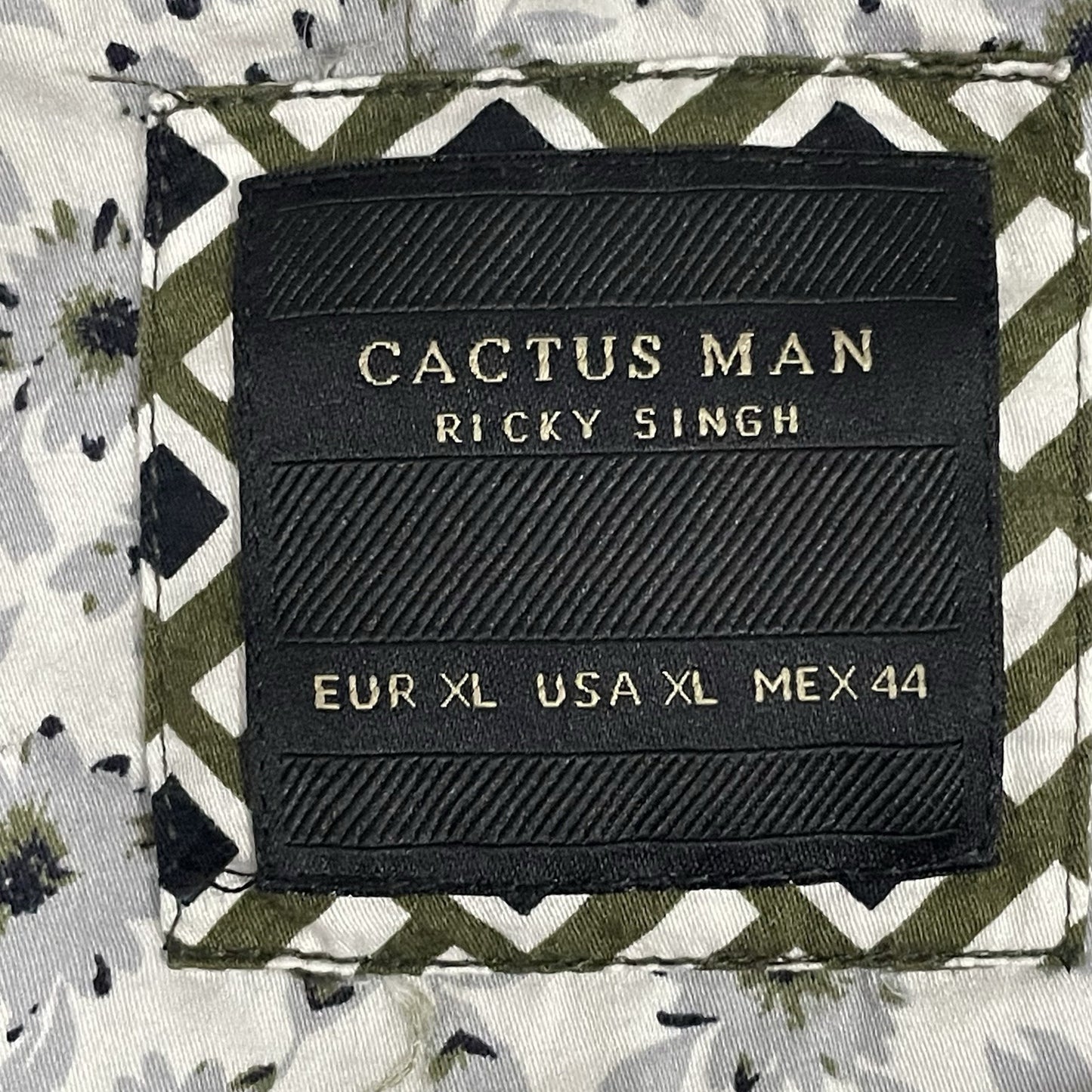 Cactus Man Green Print Button Down Collared Polo Casual Preppy Shirt Size XL