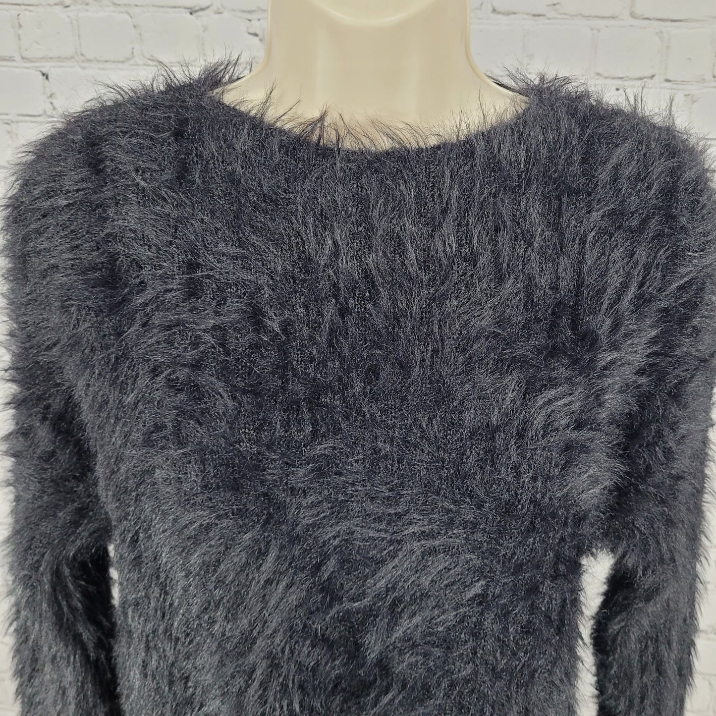 Urban Outfitters Black Faux Fur Fuzzy Pullover Cropped Sweater Size Large L