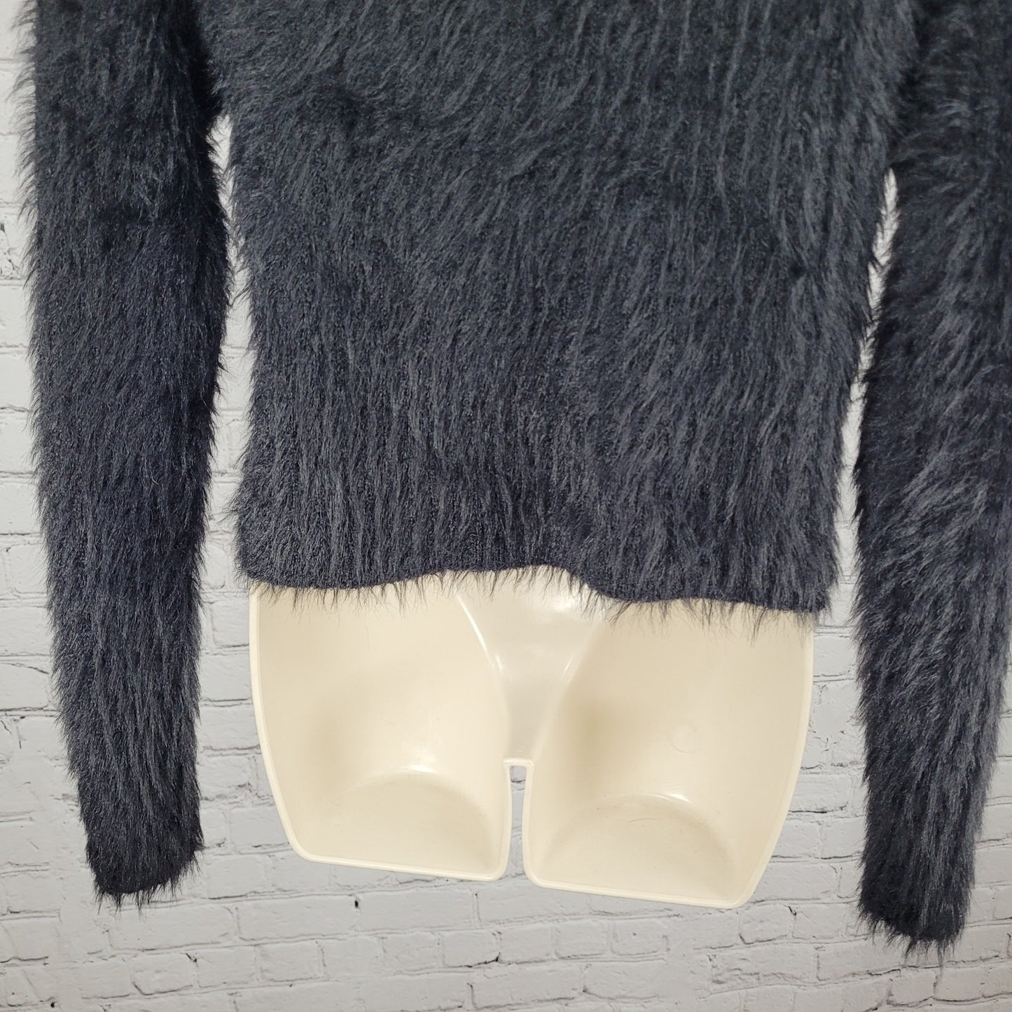 Urban Outfitters Black Faux Fur Fuzzy Pullover Cropped Sweater Size Large L